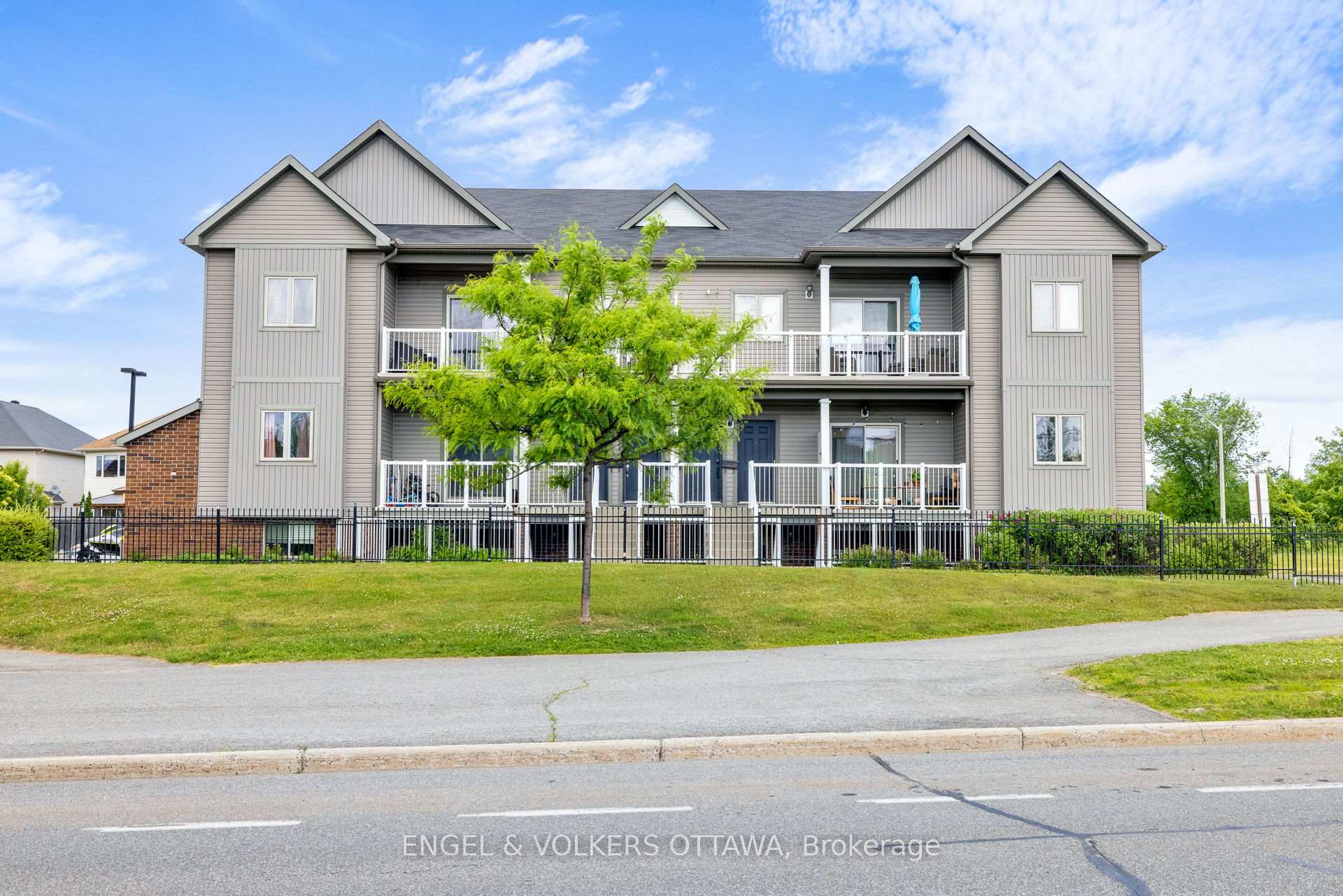 Photo 1 of Unit 4, 44 Sternes Private, Ottawa, Springridge/East Village — HOMEH