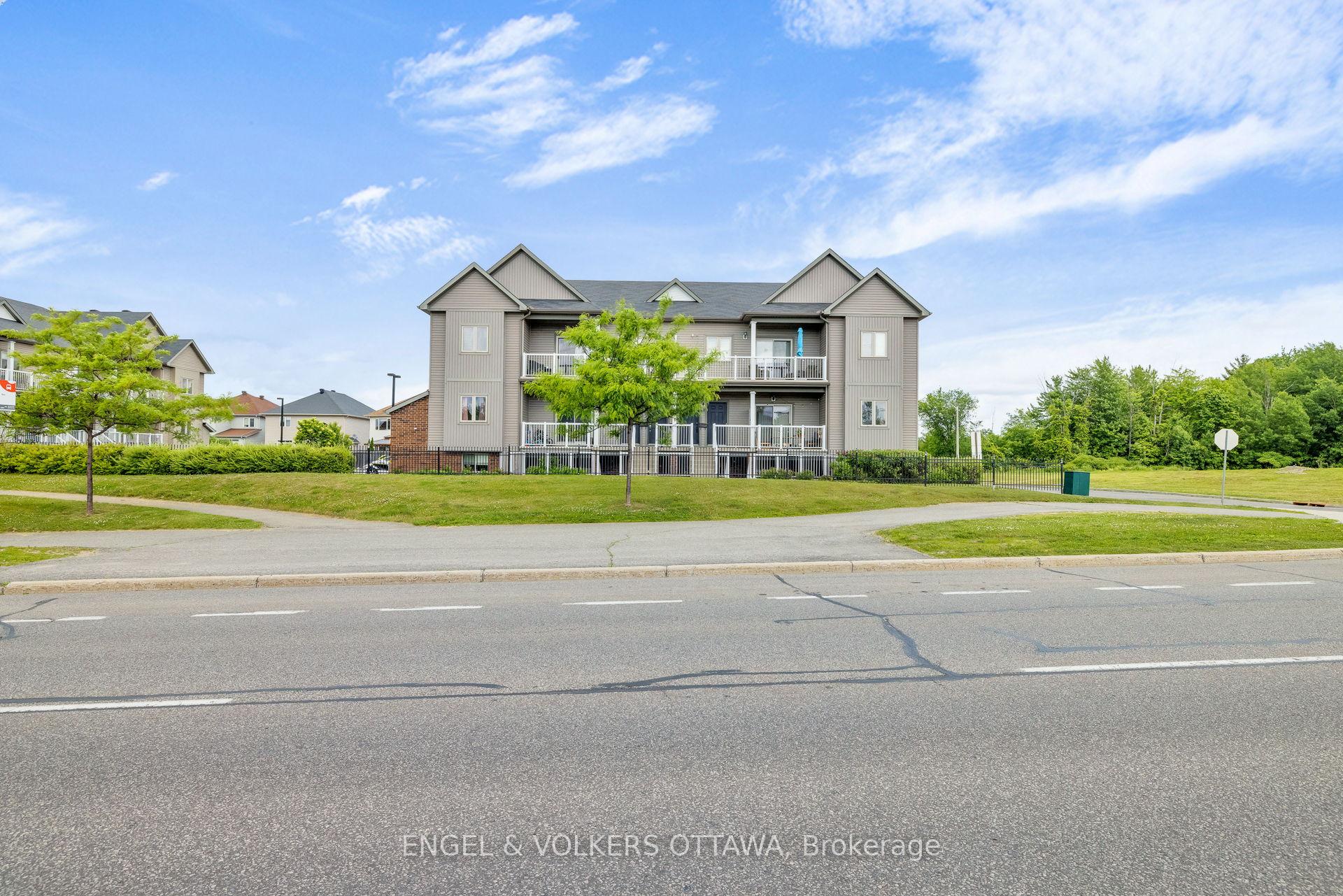 Photo 2 of Unit 4, 44 Sternes Private, Ottawa, Springridge/East Village — HOMEH