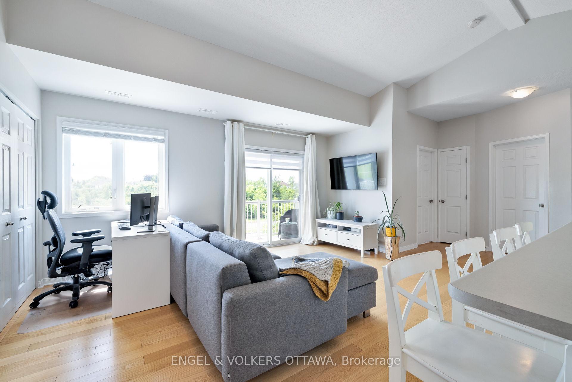 Photo 10 of Unit 4, 44 Sternes Private, Ottawa, Springridge/East Village — HOMEH