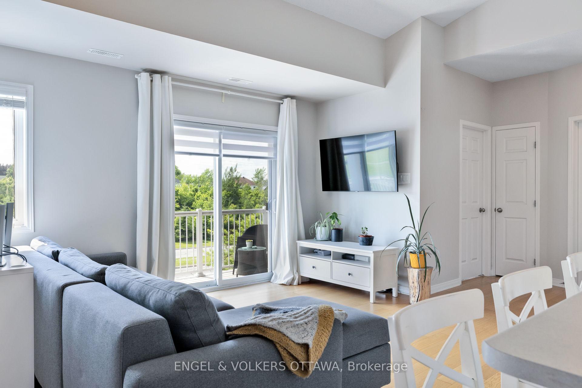 Photo 11 of Unit 4, 44 Sternes Private, Ottawa, Springridge/East Village — HOMEH