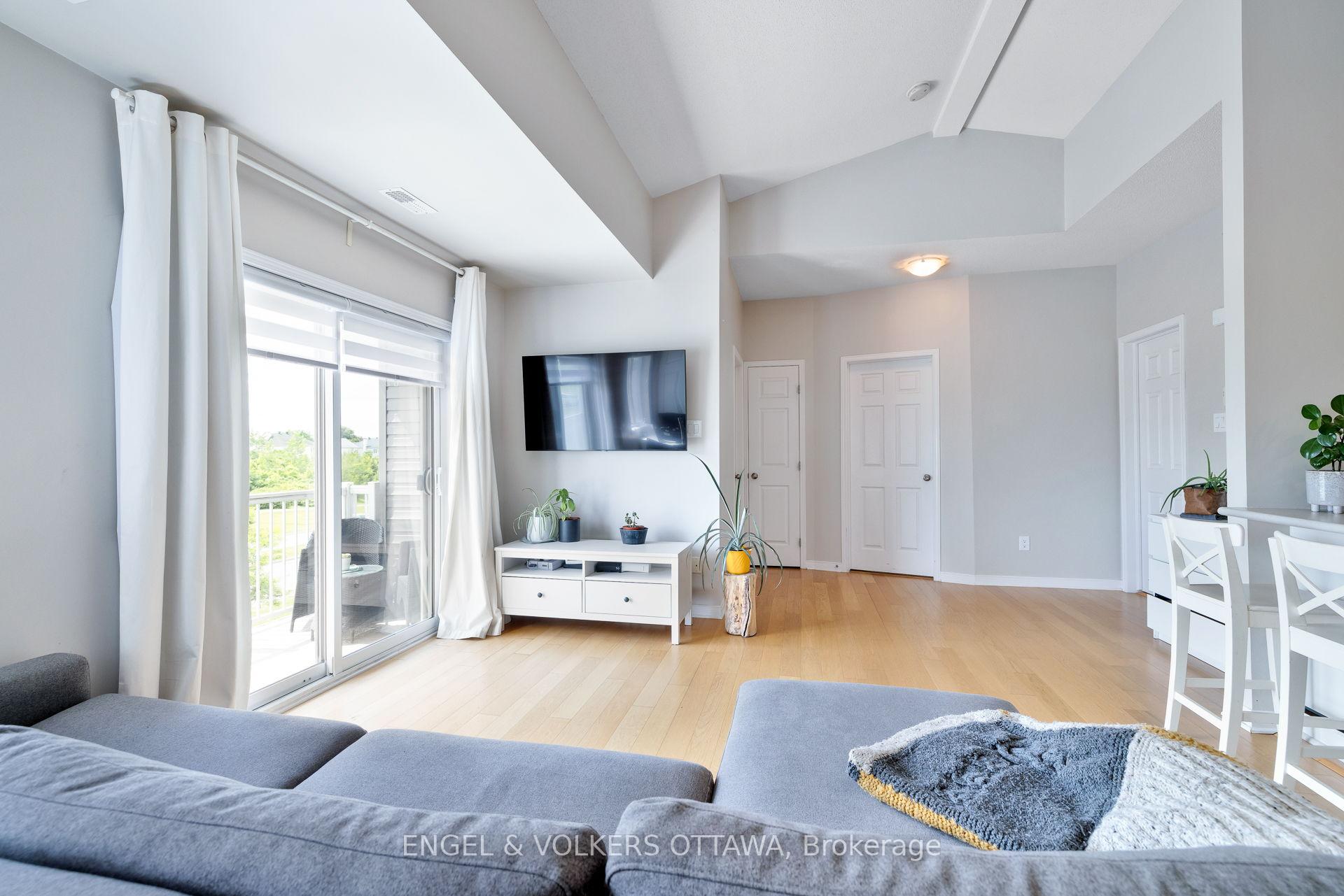Photo 12 of Unit 4, 44 Sternes Private, Ottawa, Springridge/East Village — HOMEH