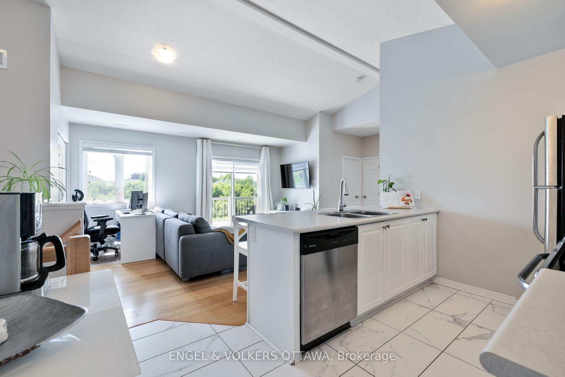 Photo 22 of Unit 4, 44 Sternes Private, Ottawa, Springridge/East Village — HOMEH