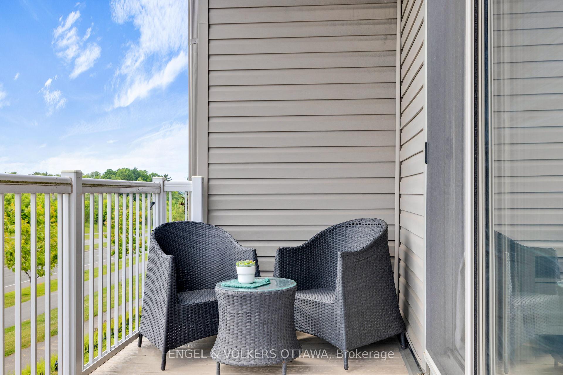 Photo 33 of Unit 4, 44 Sternes Private, Ottawa, Springridge/East Village — HOMEH