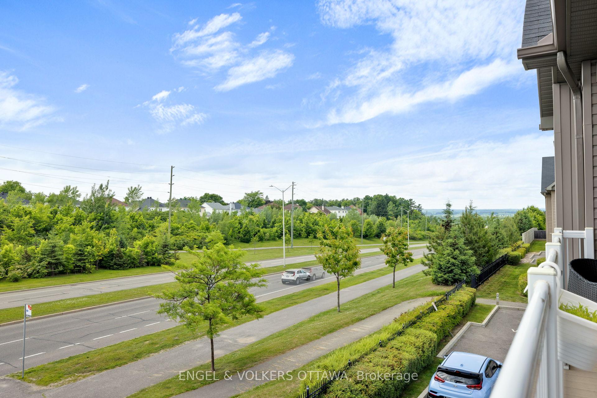 Photo 34 of Unit 4, 44 Sternes Private, Ottawa, Springridge/East Village — HOMEH