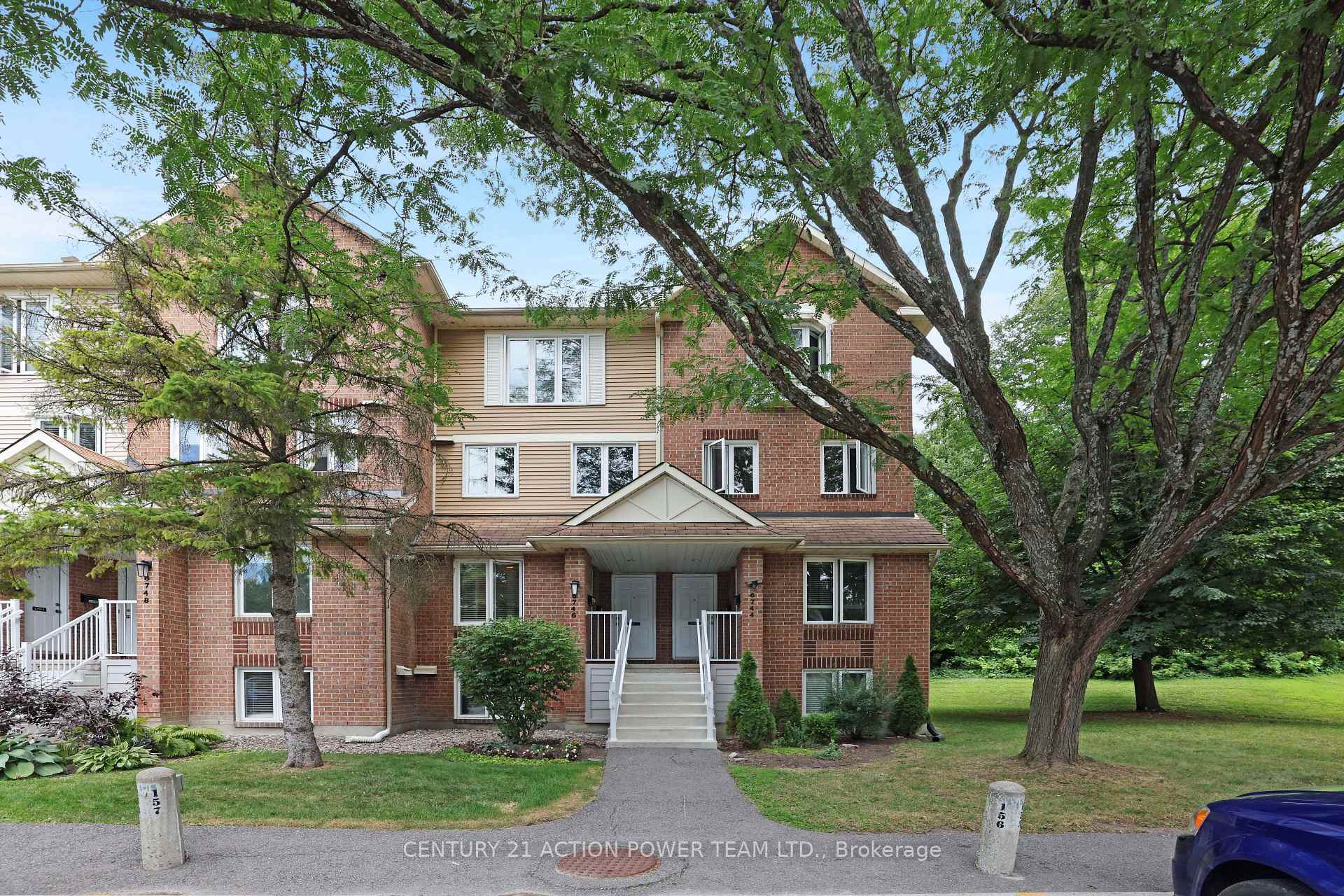 Photo 1 of Unit A, 6746 Jeanne D'Arc Boulevard, Ottawa, Convent Glen North — HOMEH