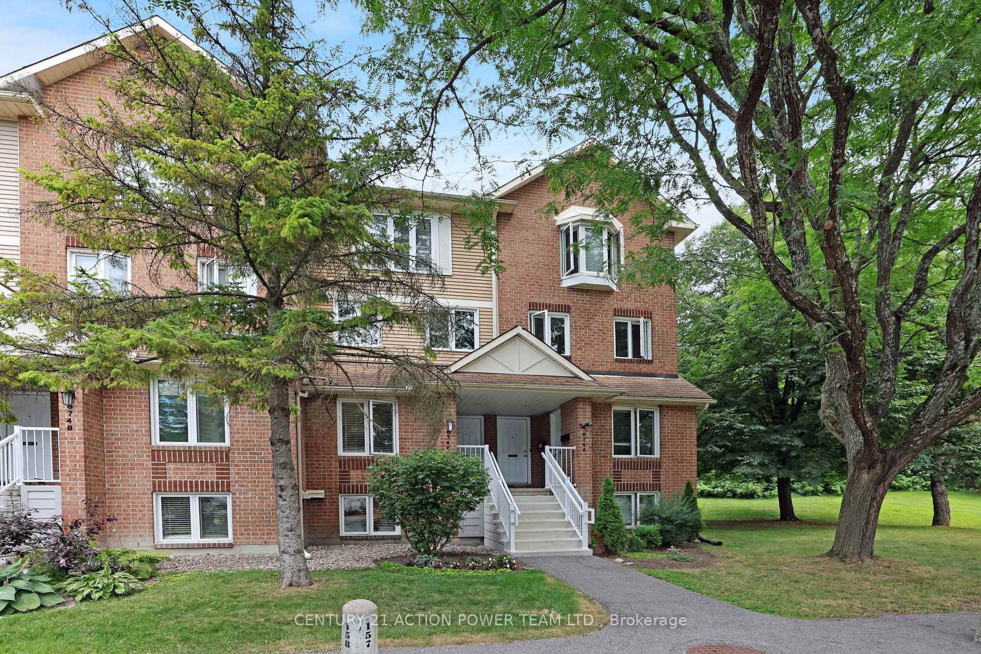 Photo 4 of Unit A, 6746 Jeanne D'Arc Boulevard, Ottawa, Convent Glen North — HOMEH