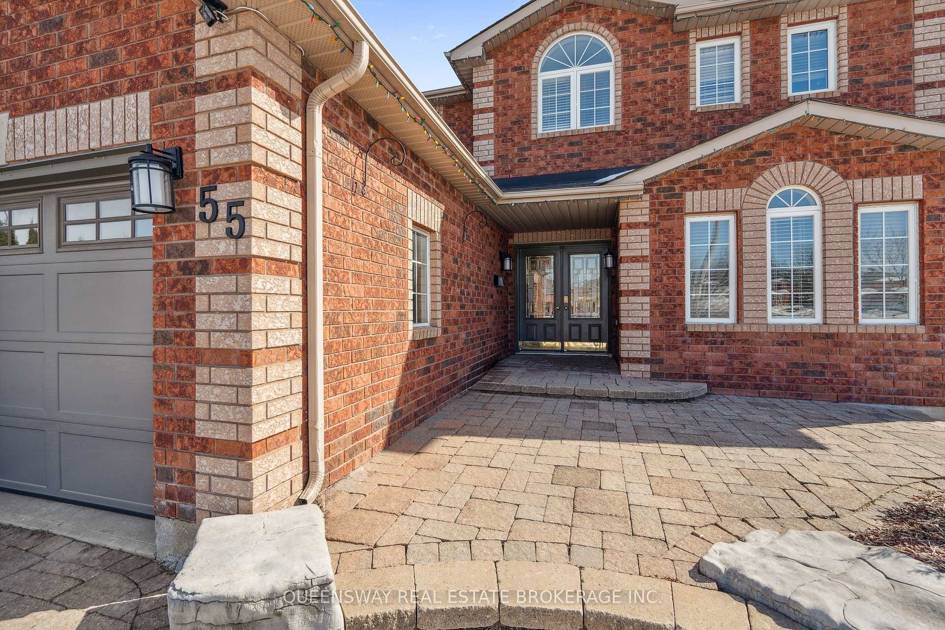 Photo 1 of 55 Golden Eagle Way, Barrie, Little Lake — HOMEH
