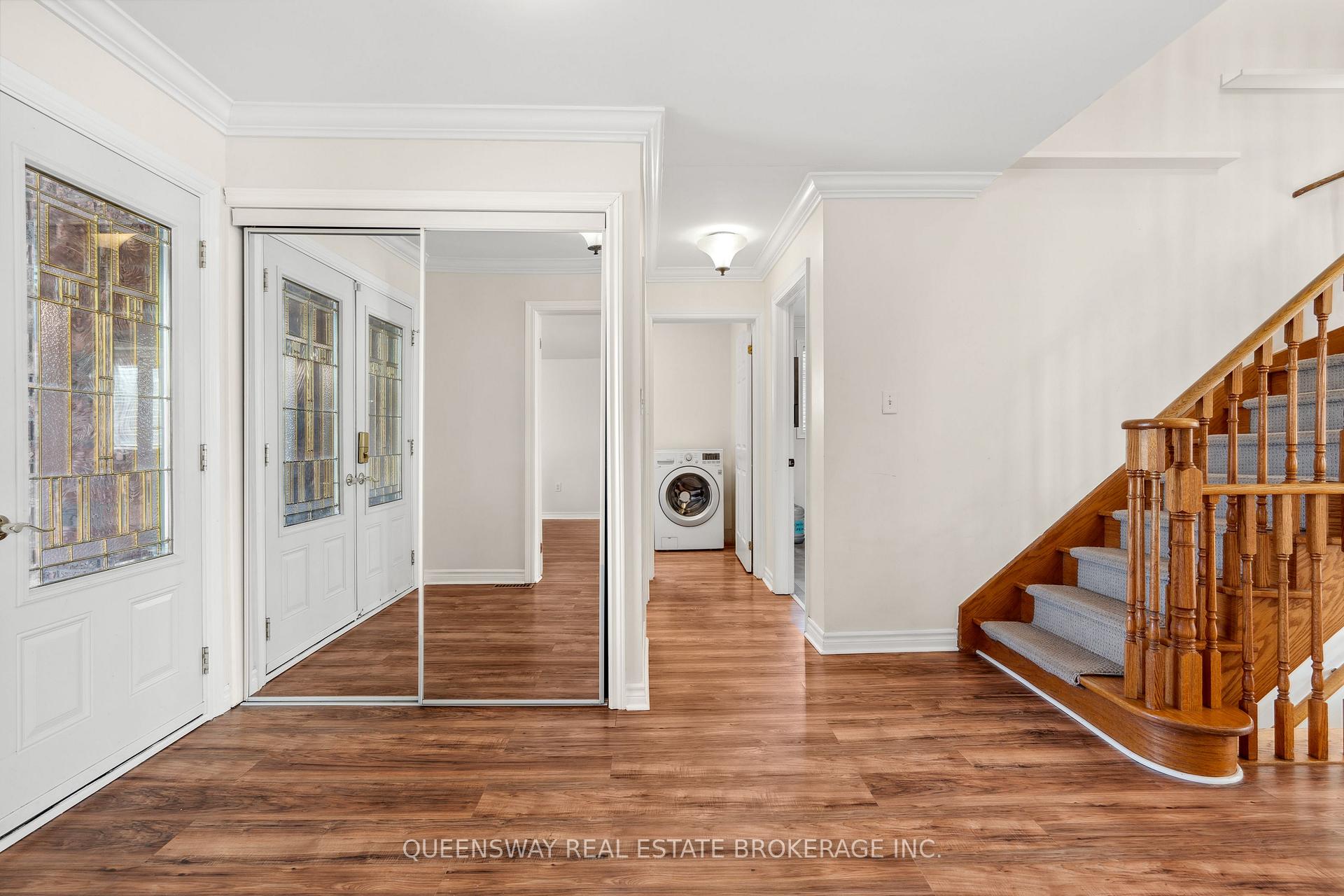 Photo 6 of 55 Golden Eagle Way, Barrie, Little Lake — HOMEH