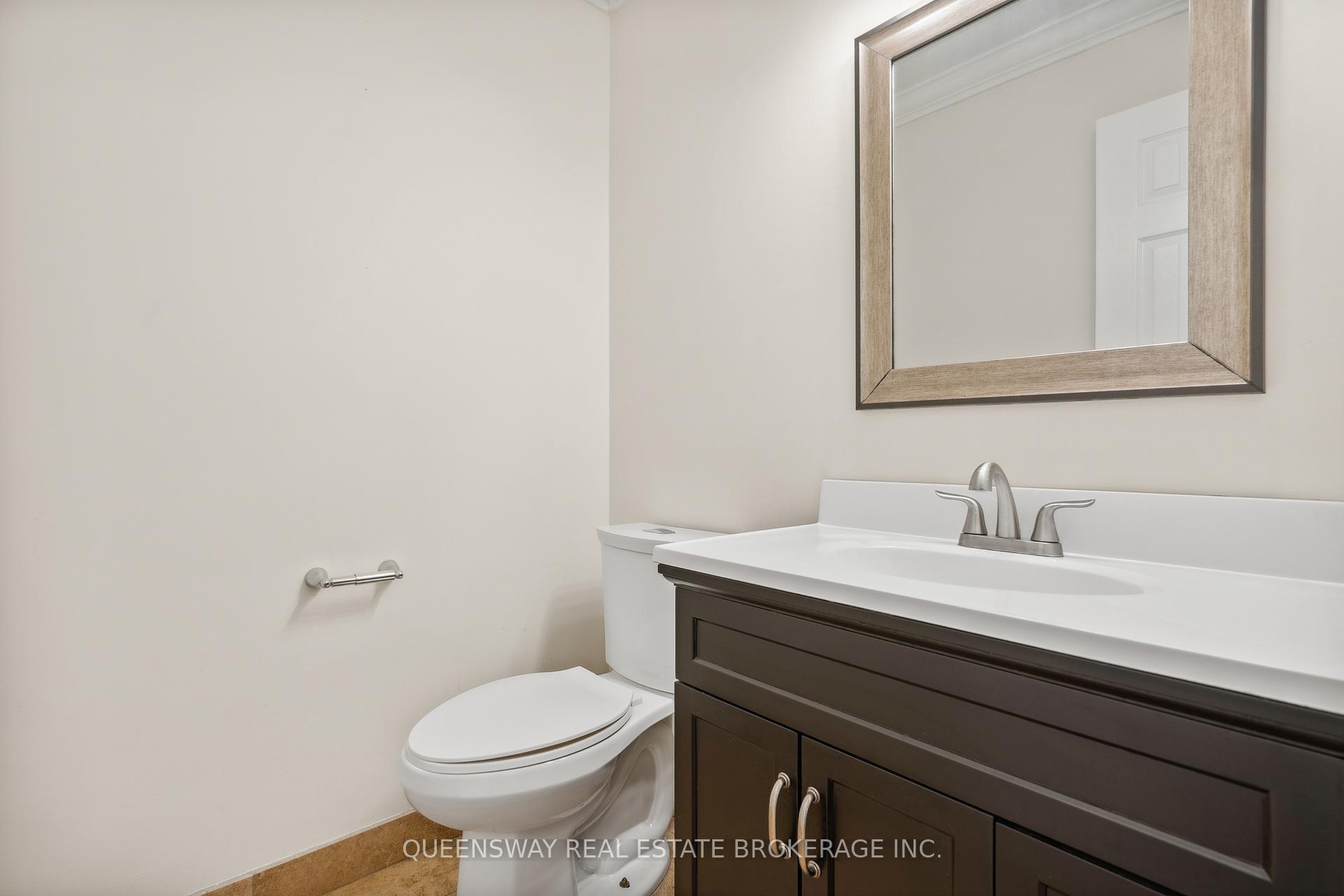 Photo 5 of 55 Golden Eagle Way, Barrie, Little Lake — HOMEH