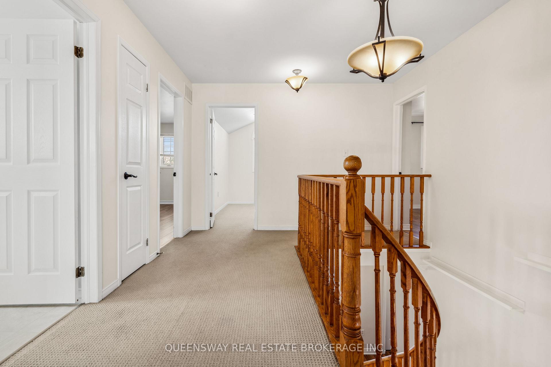 Photo 38 of 55 Golden Eagle Way, Barrie, Little Lake — HOMEH
