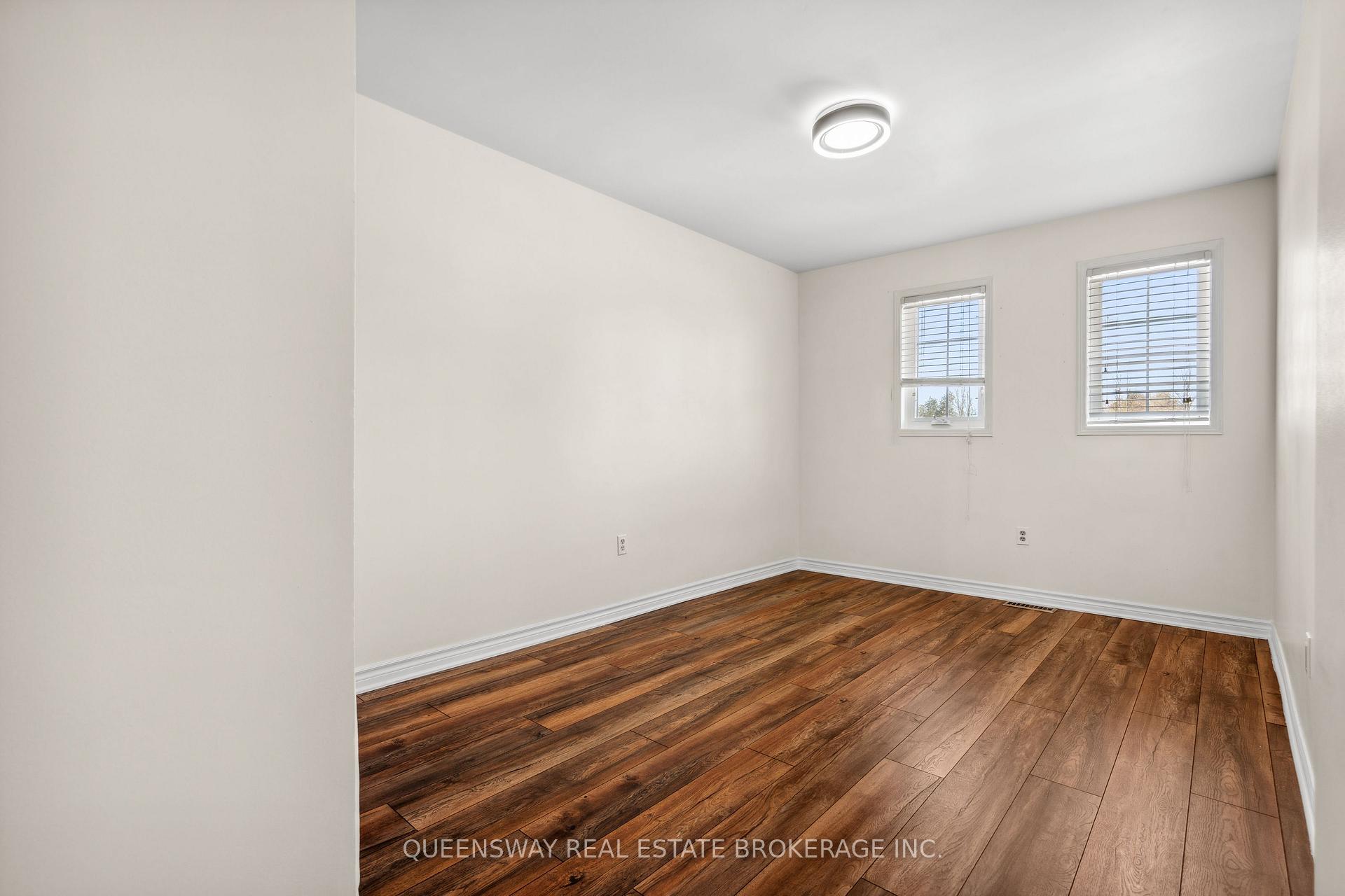 Photo 30 of 55 Golden Eagle Way, Barrie, Little Lake — HOMEH