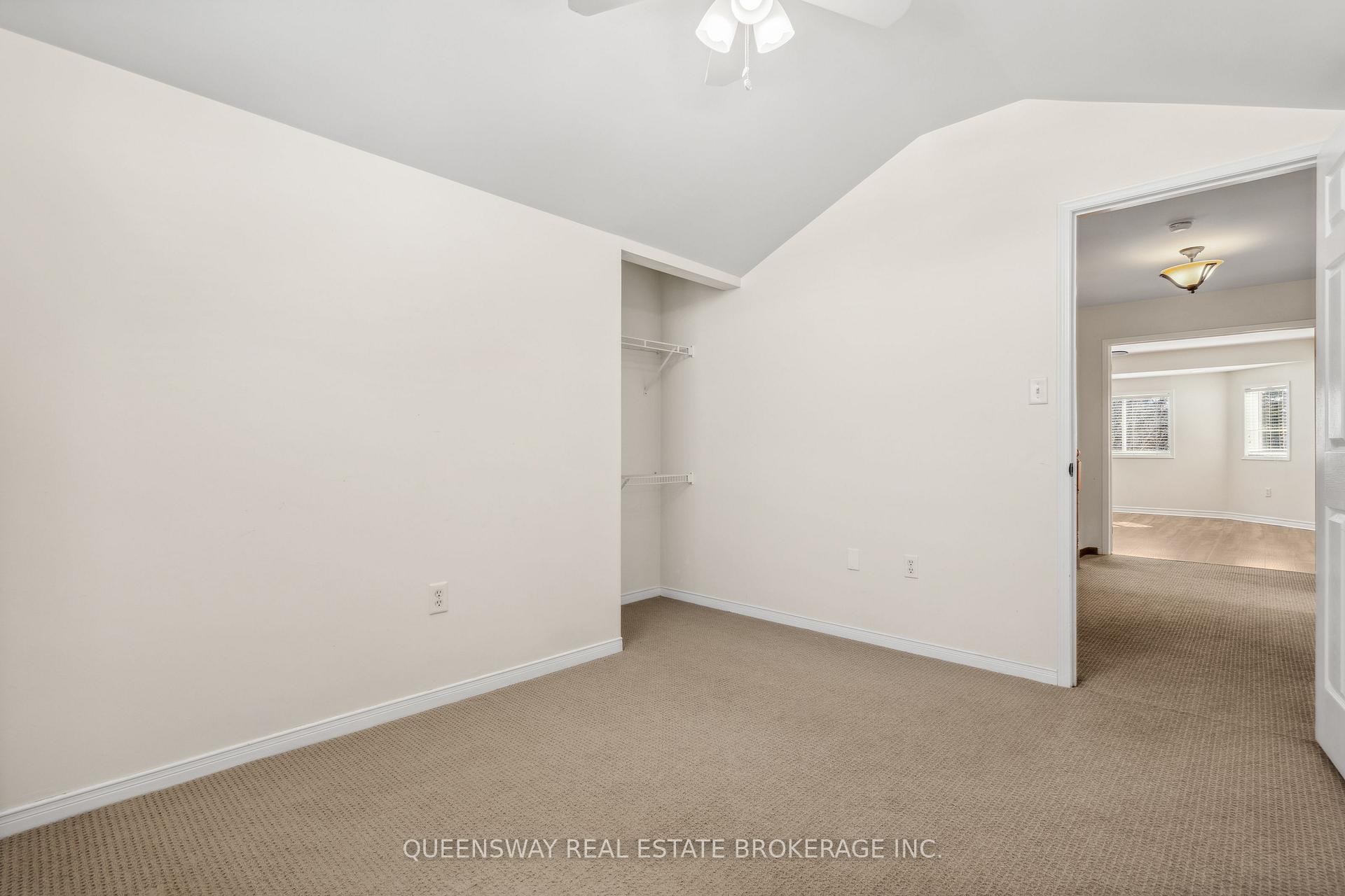 Photo 29 of 55 Golden Eagle Way, Barrie, Little Lake — HOMEH