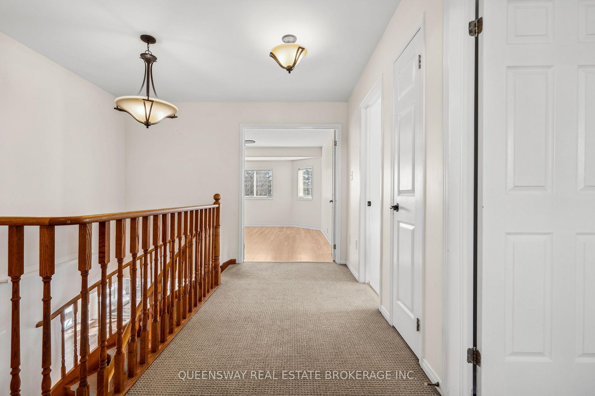 Photo 34 of 55 Golden Eagle Way, Barrie, Little Lake — HOMEH