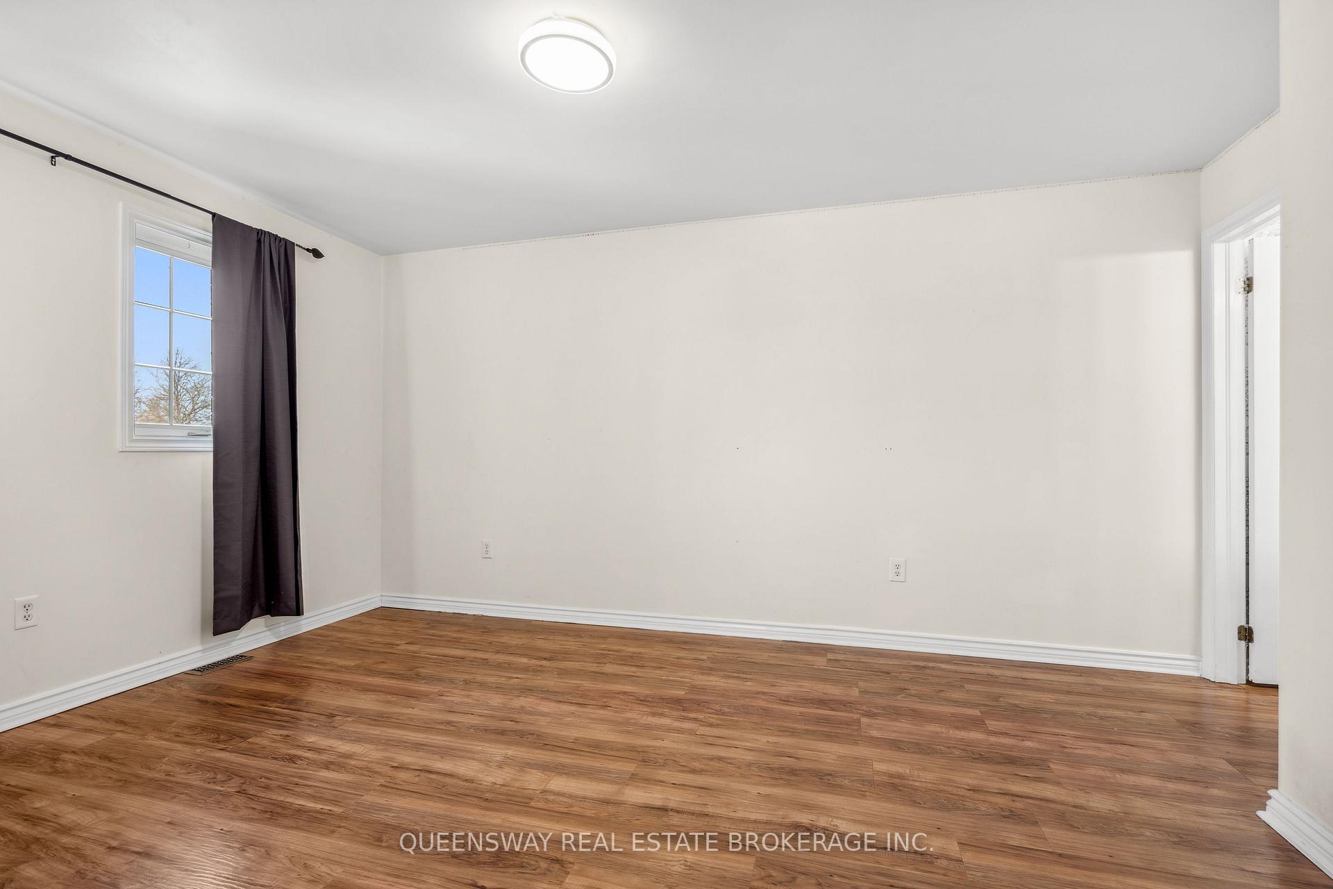 Photo 31 of 55 Golden Eagle Way, Barrie, Little Lake — HOMEH