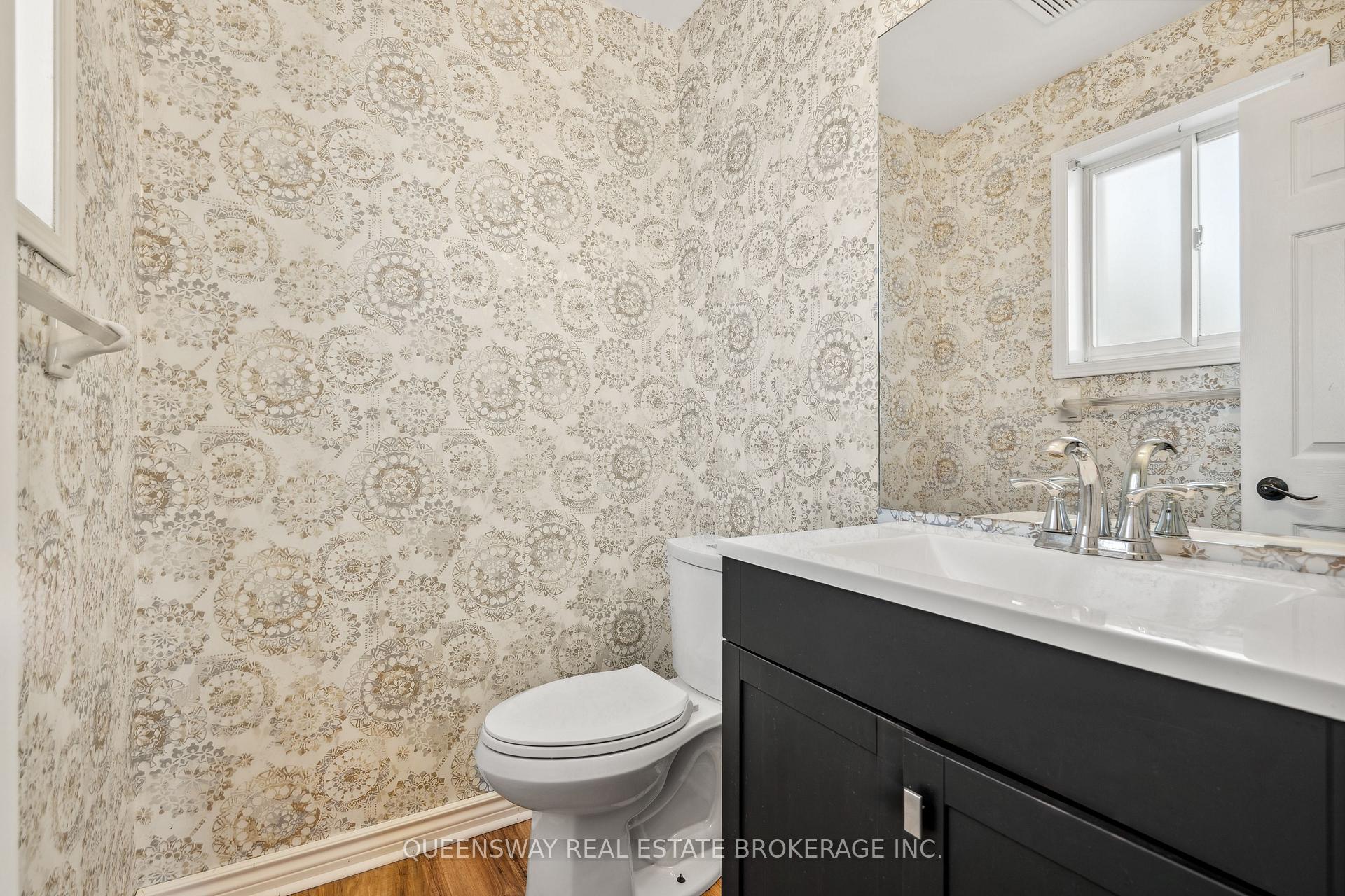 Photo 33 of 55 Golden Eagle Way, Barrie, Little Lake — HOMEH