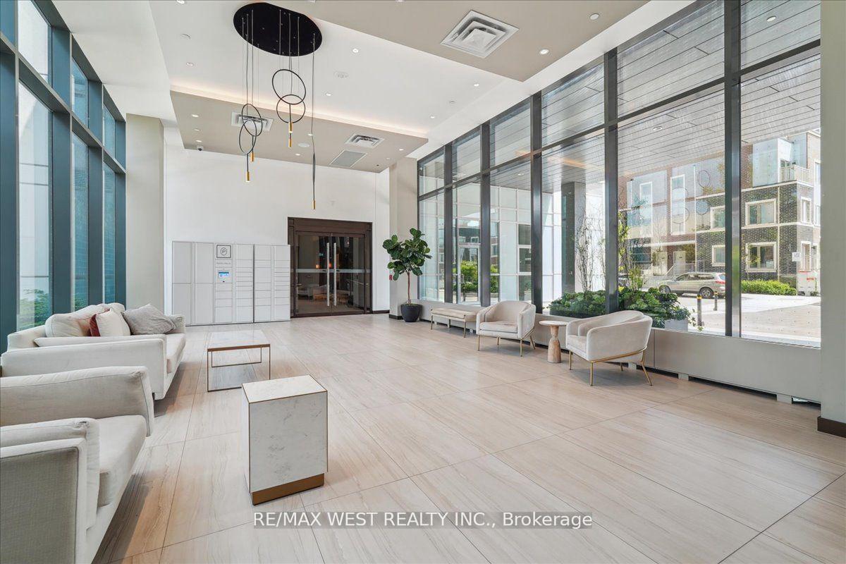 Photo 6 of Unit 1110, 10 Honeycrisp Crescent, Vaughan, Vaughan Corporate Centre — HOMEH