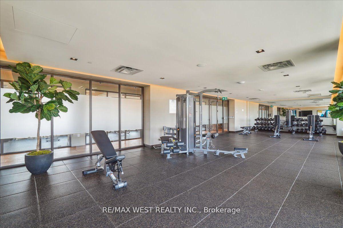 Photo 7 of Unit 1110, 10 Honeycrisp Crescent, Vaughan, Vaughan Corporate Centre — HOMEH