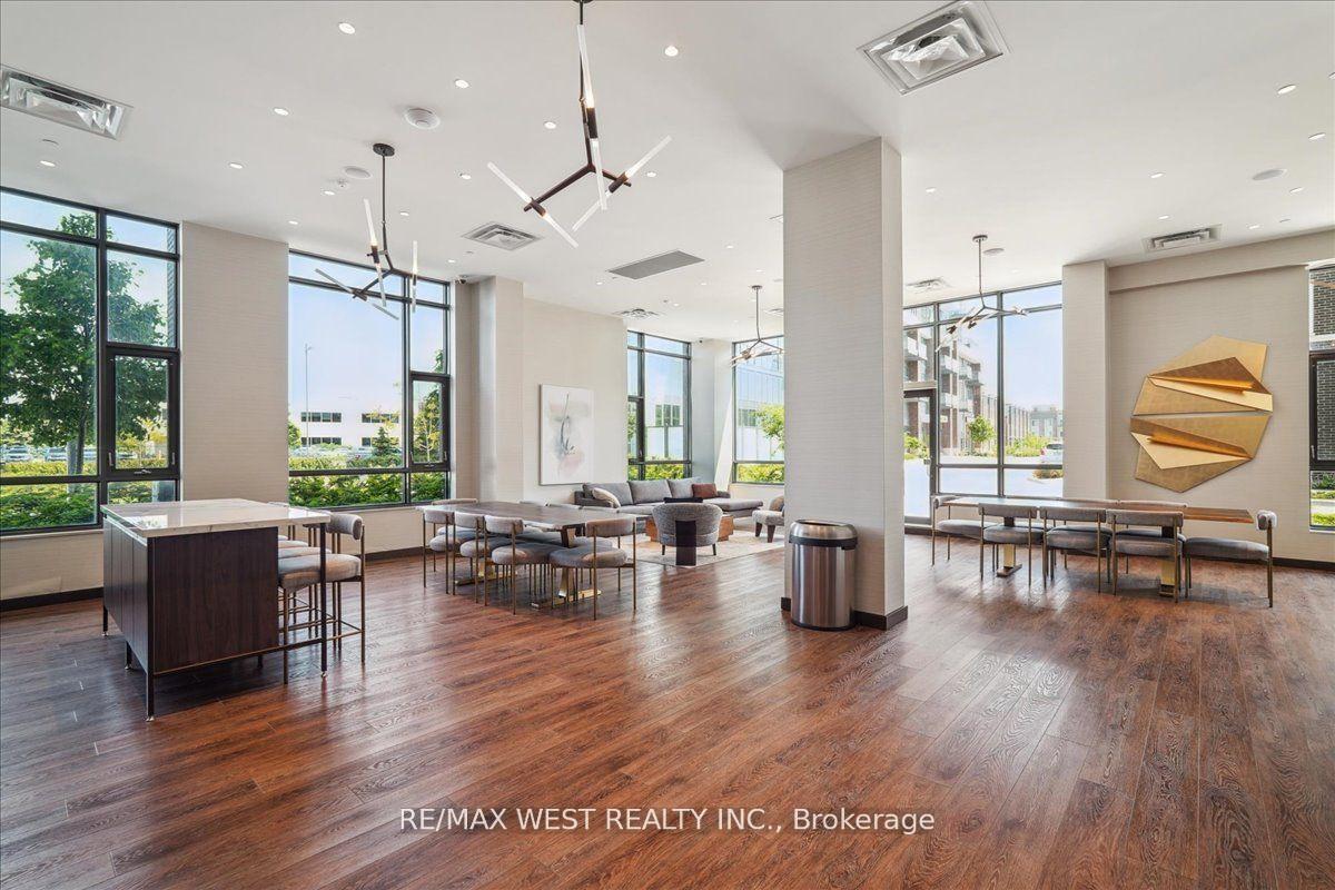 Photo 8 of Unit 1110, 10 Honeycrisp Crescent, Vaughan, Vaughan Corporate Centre — HOMEH