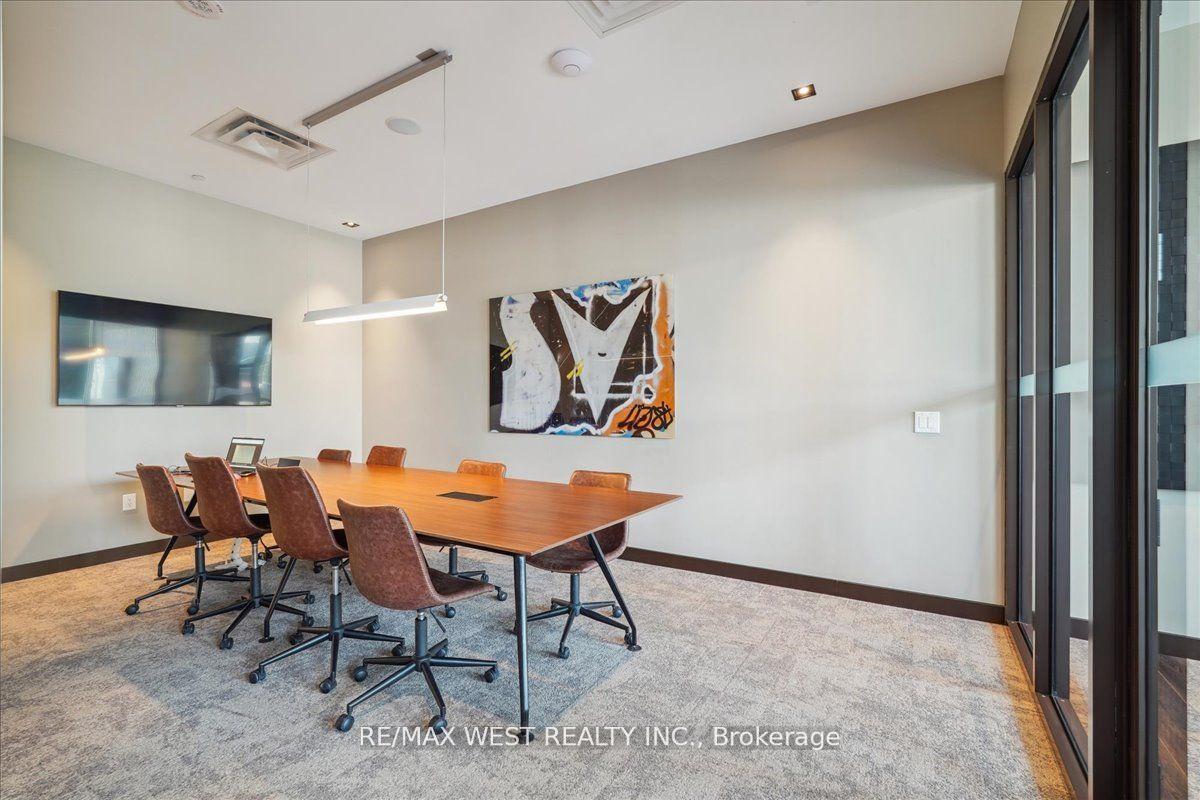Photo 12 of Unit 1110, 10 Honeycrisp Crescent, Vaughan, Vaughan Corporate Centre — HOMEH