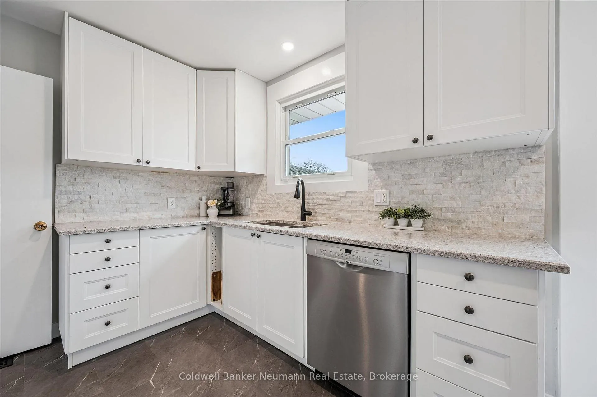 Photo 8 of 32 Sleeman Avenue, Guelph, Junction/Onward Willow — HOMEH