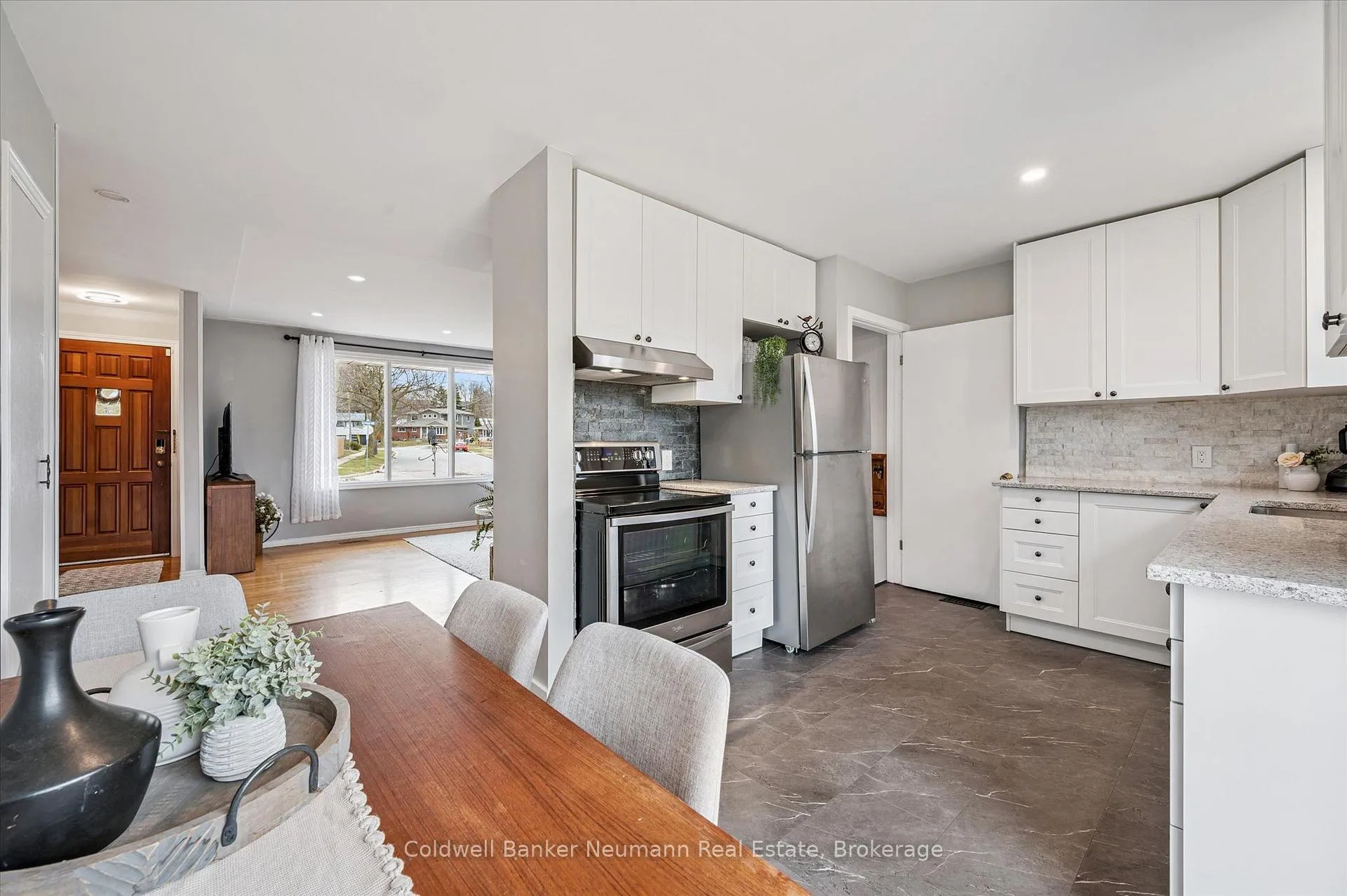 Photo 13 of 32 Sleeman Avenue, Guelph, Junction/Onward Willow — HOMEH