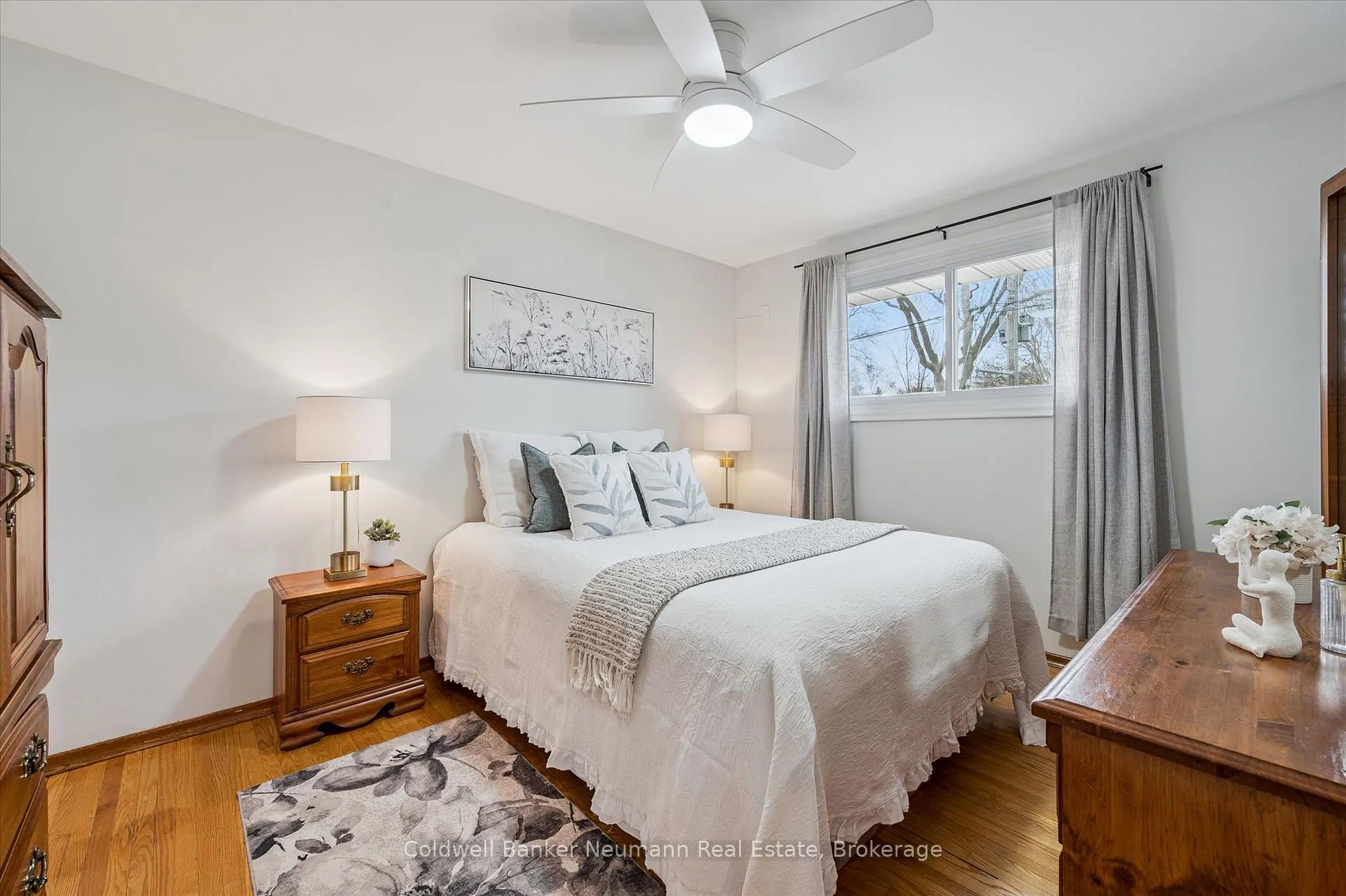 Photo 14 of 32 Sleeman Avenue, Guelph, Junction/Onward Willow — HOMEH