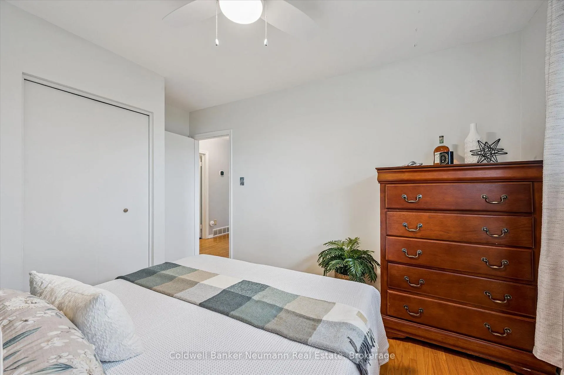 Photo 17 of 32 Sleeman Avenue, Guelph, Junction/Onward Willow — HOMEH