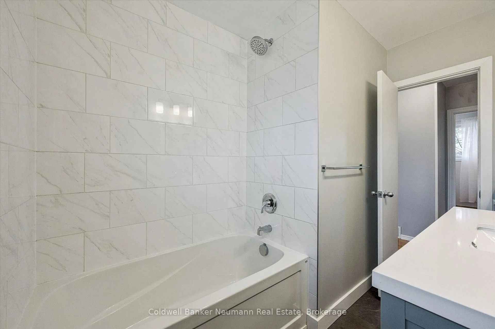 Photo 20 of 32 Sleeman Avenue, Guelph, Junction/Onward Willow — HOMEH