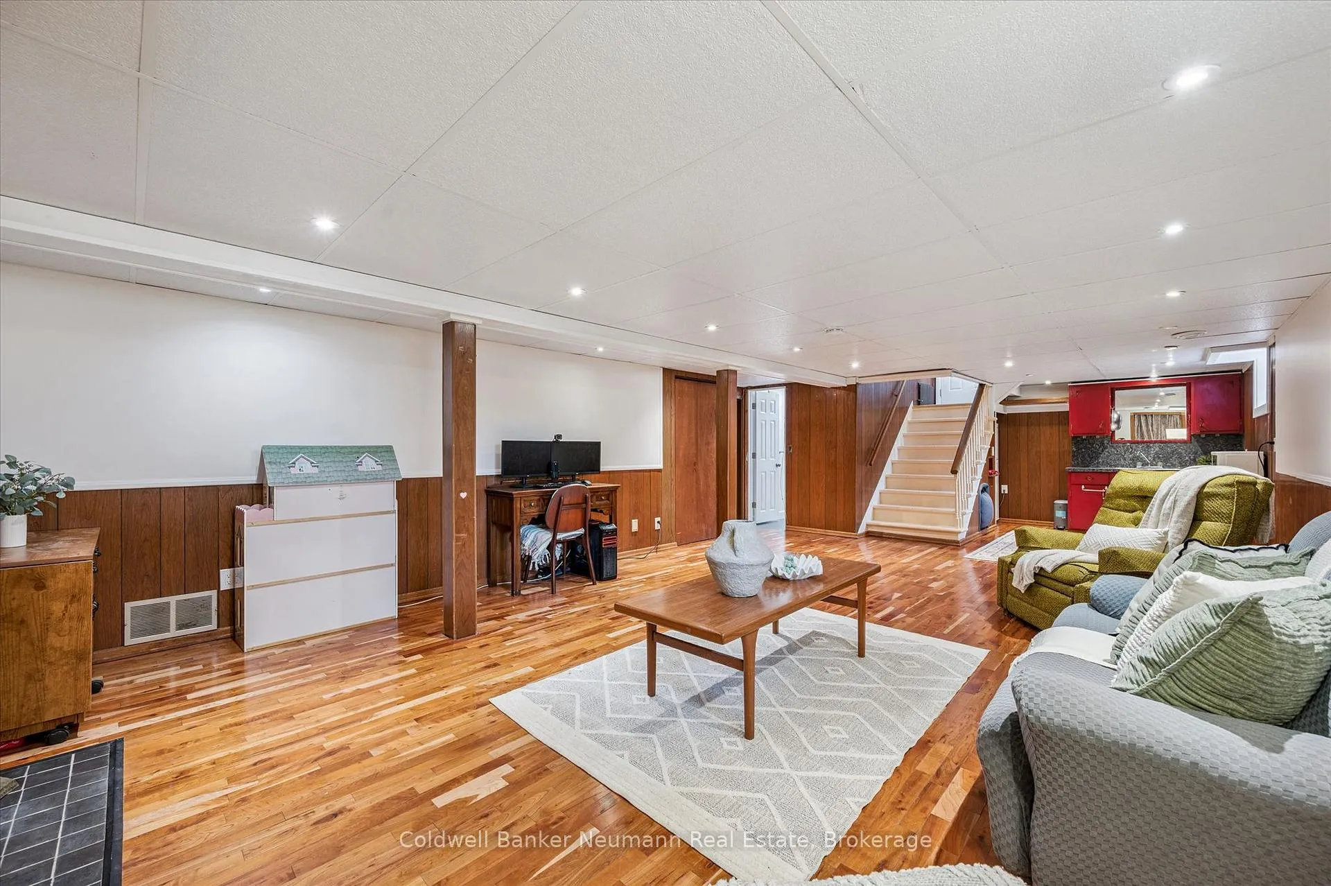 Photo 23 of 32 Sleeman Avenue, Guelph, Junction/Onward Willow — HOMEH