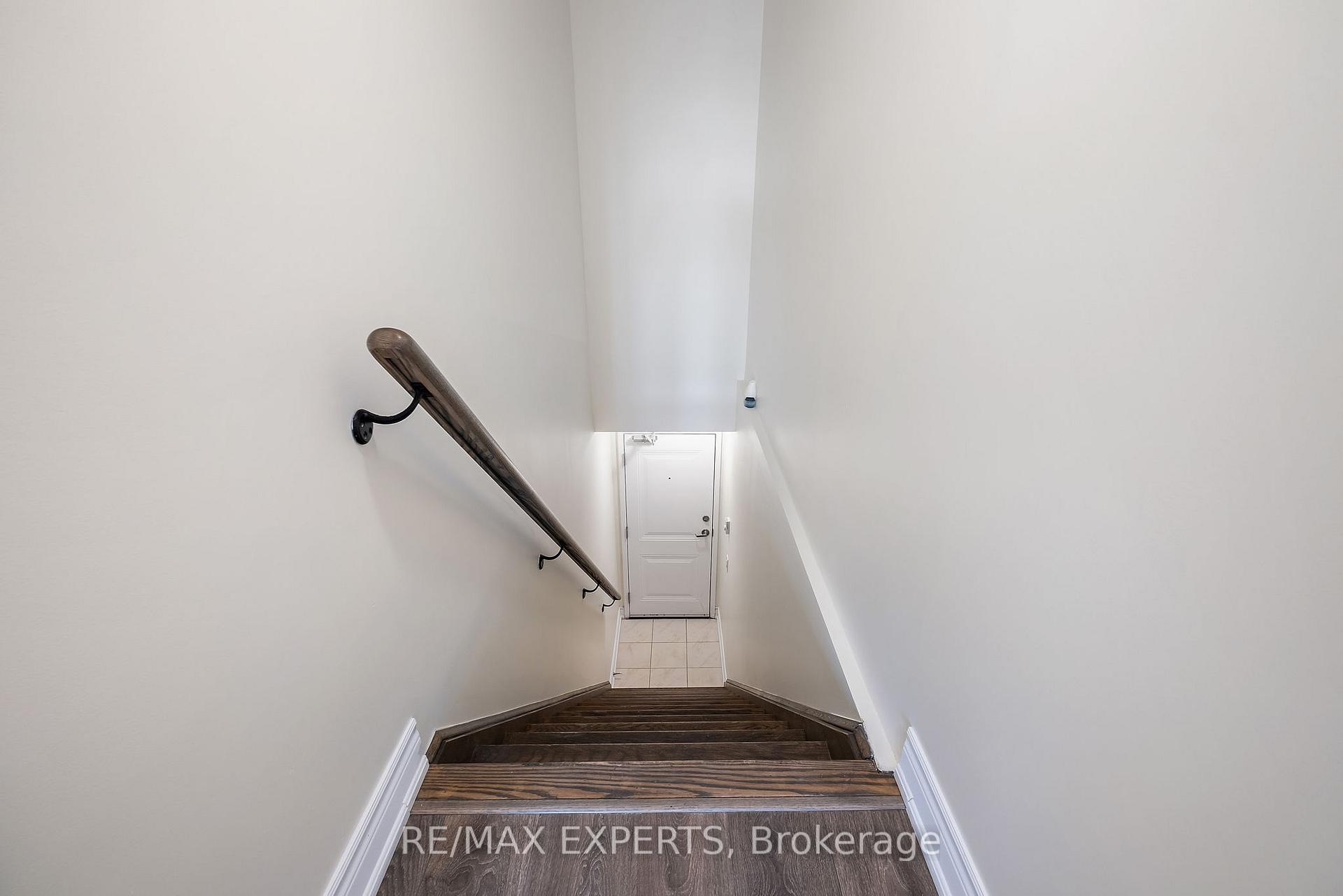 Photo 5 of Unit 204, 10 Dunsheath Way, Markham, Cornell — HOMEH