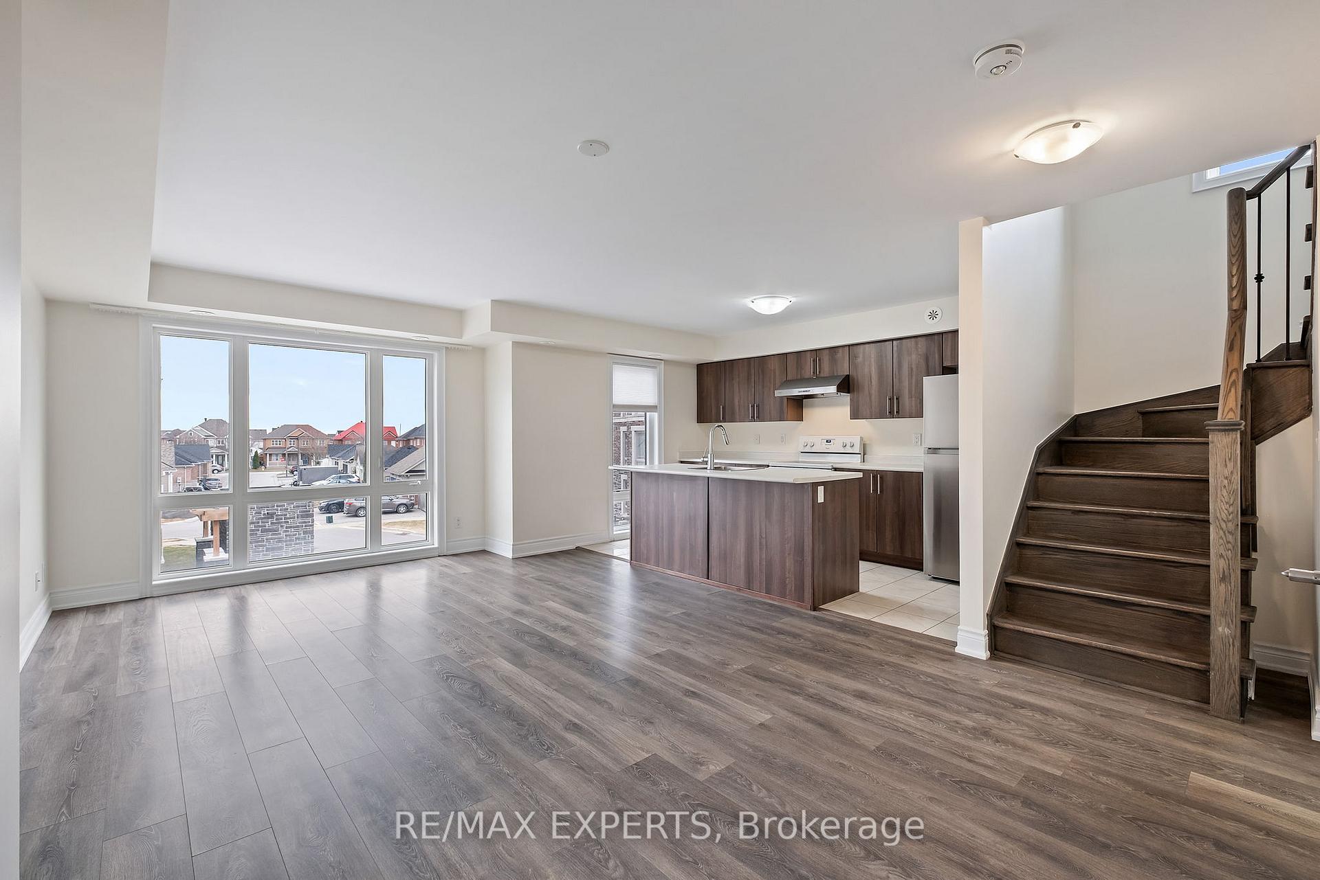 Photo 6 of Unit 204, 10 Dunsheath Way, Markham, Cornell — HOMEH