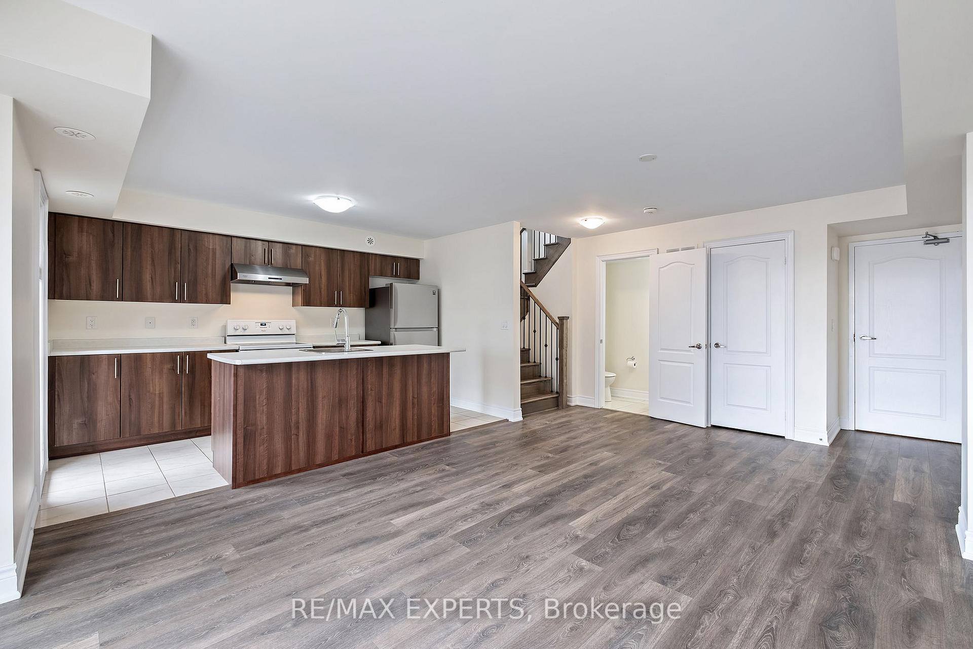 Photo 10 of Unit 204, 10 Dunsheath Way, Markham, Cornell — HOMEH