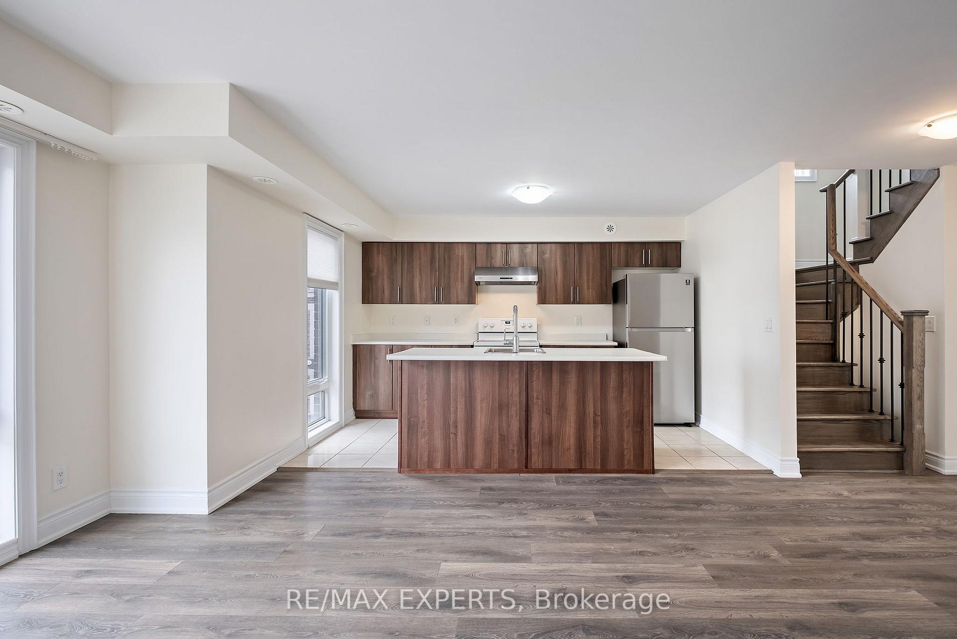 Photo 11 of Unit 204, 10 Dunsheath Way, Markham, Cornell — HOMEH