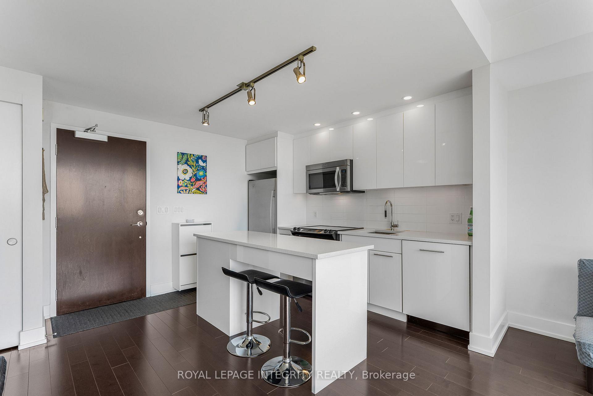 Photo 7 of Unit 811, 360 Patricia Avenue, Ottawa, Westboro South — HOMEH