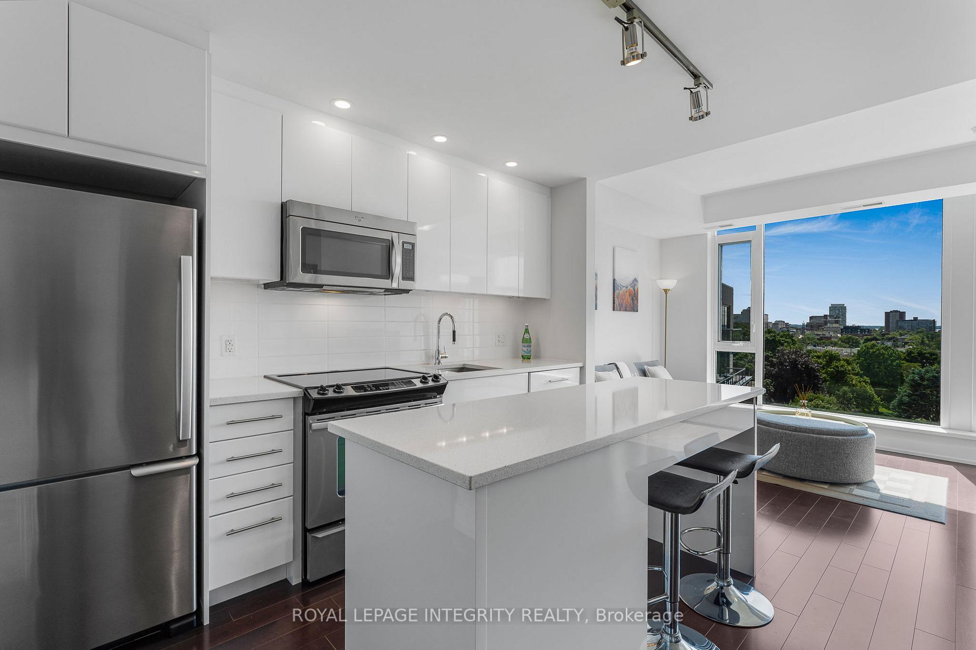 Photo 11 of Unit 811, 360 Patricia Avenue, Ottawa, Westboro South — HOMEH