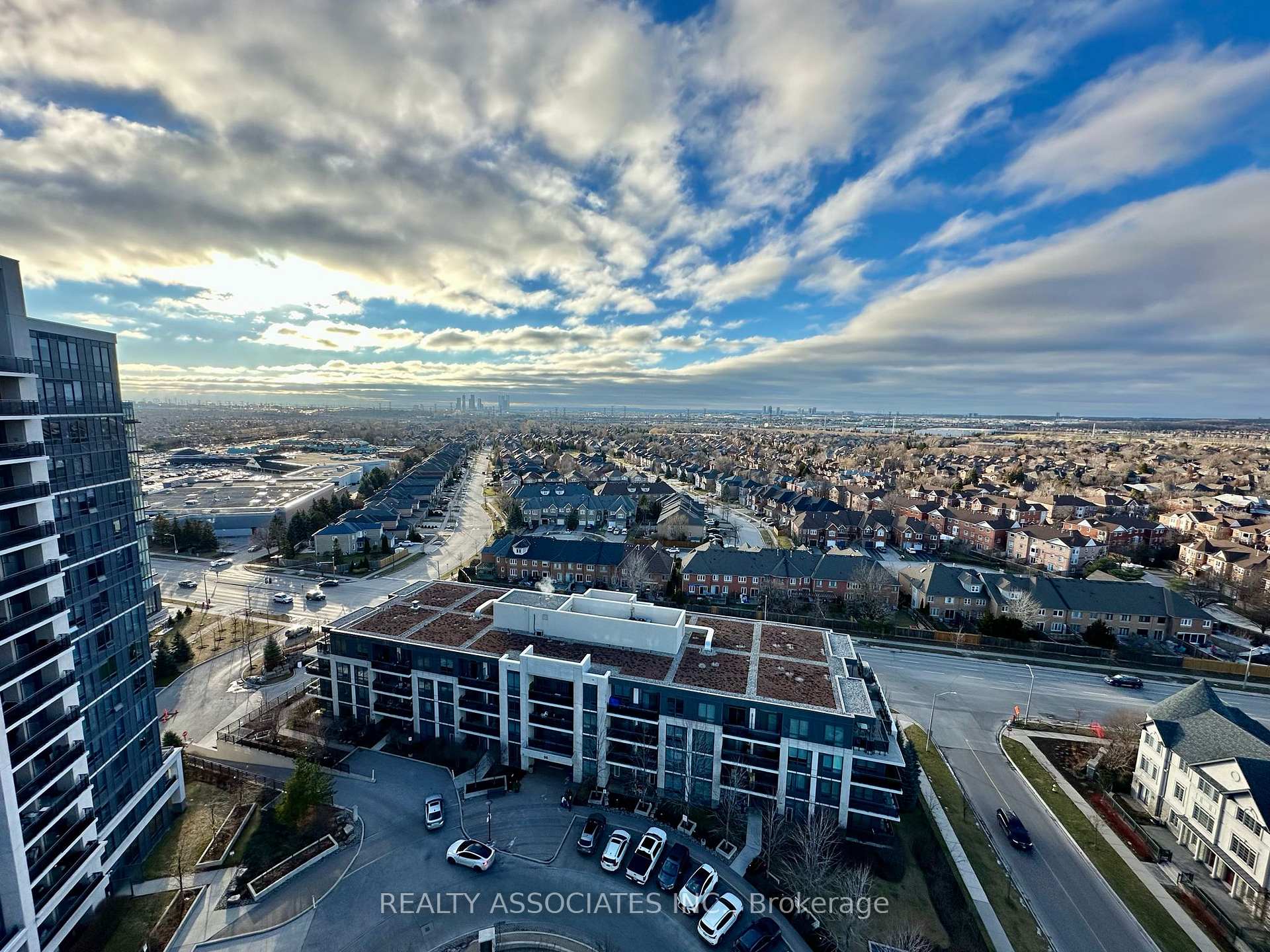Photo 24 of Unit 1609, 75 North Park Road, Vaughan, Beverley Glen — HOMEH