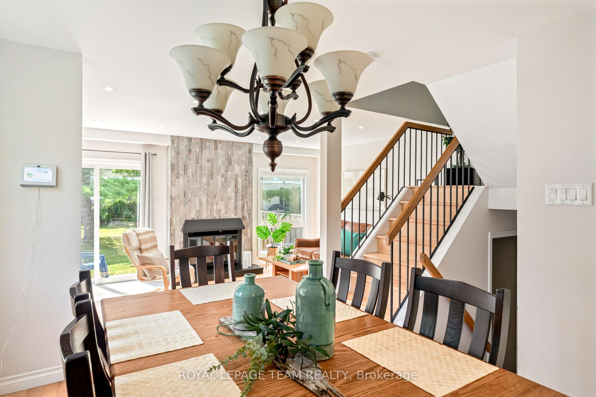 Photo 9 of Unit A, 177 Valley Stream Drive, Ottawa, Leslie Park — HOMEH