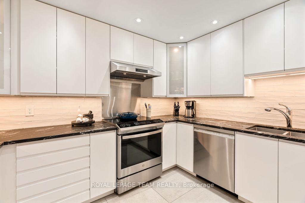 Photo 13 of Unit A, 177 Valley Stream Drive, Ottawa, Leslie Park — HOMEH