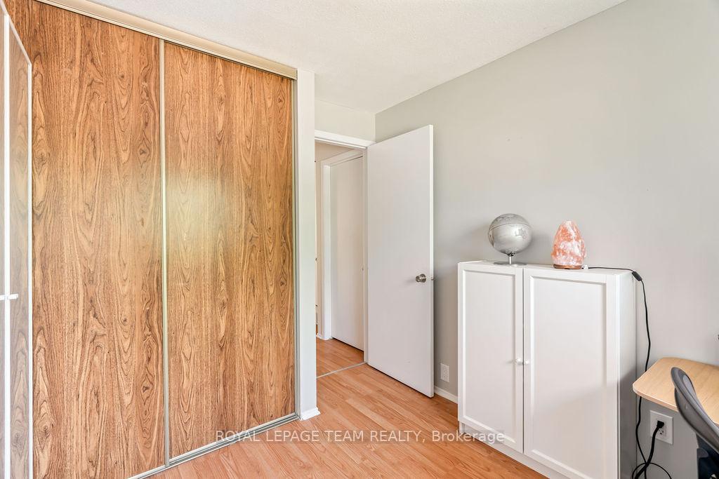 Photo 21 of Unit A, 177 Valley Stream Drive, Ottawa, Leslie Park — HOMEH