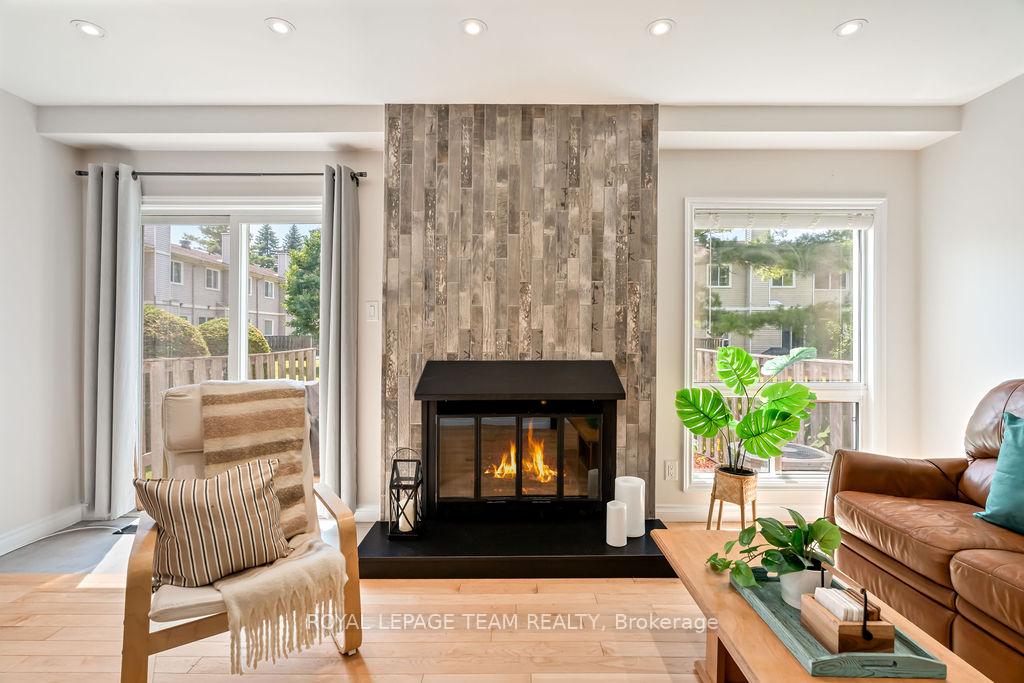 Photo 22 of Unit A, 177 Valley Stream Drive, Ottawa, Leslie Park — HOMEH