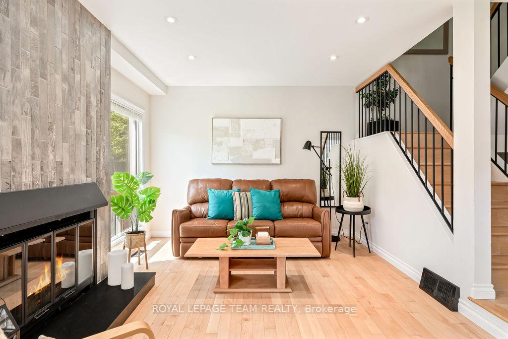 Photo 23 of Unit A, 177 Valley Stream Drive, Ottawa, Leslie Park — HOMEH