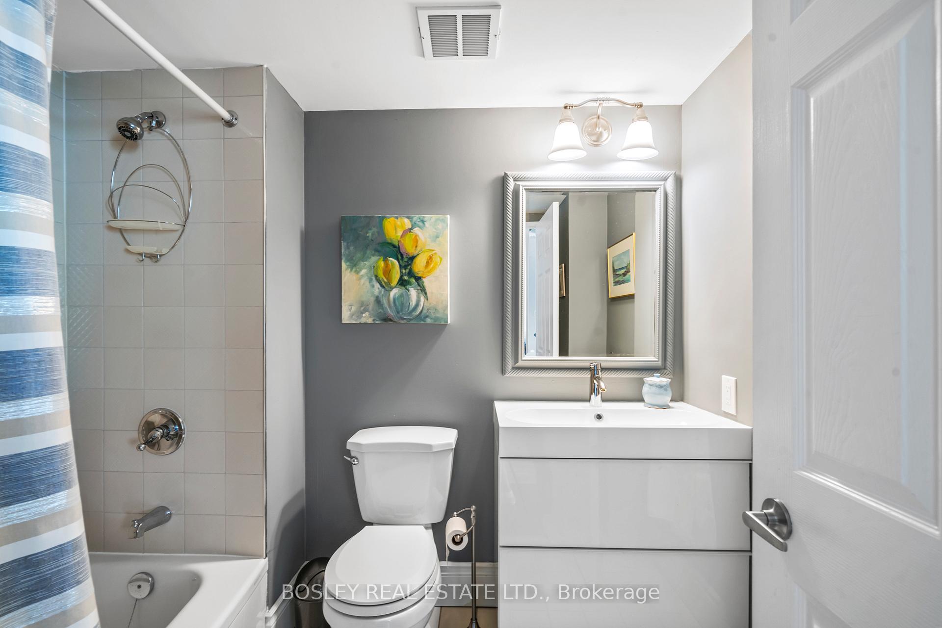 Photo 12 of Unit 410, 14924 Yonge Street S, Aurora, Aurora Highlands — HOMEH