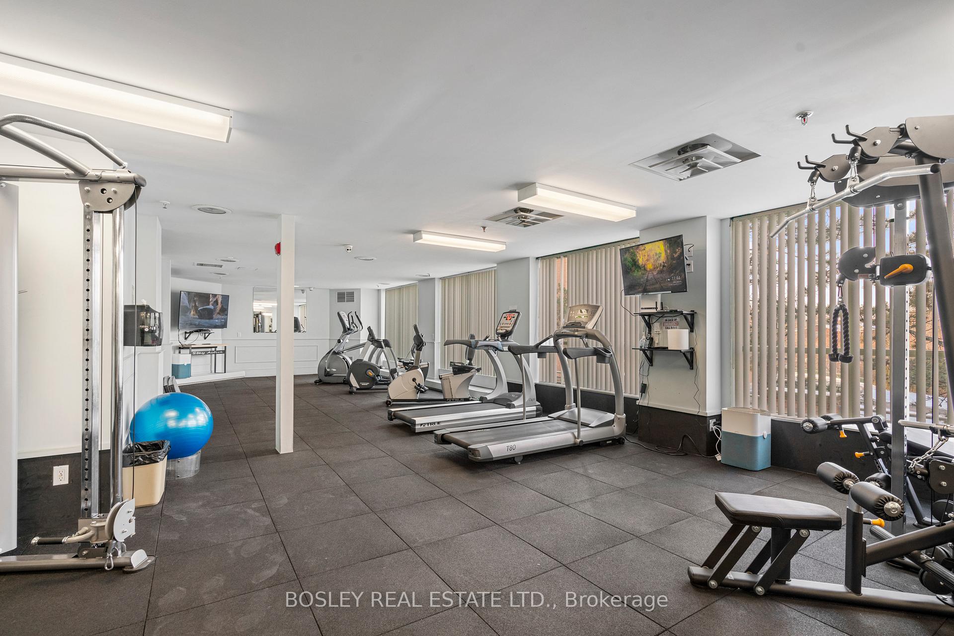 Photo 17 of Unit 410, 14924 Yonge Street S, Aurora, Aurora Highlands — HOMEH