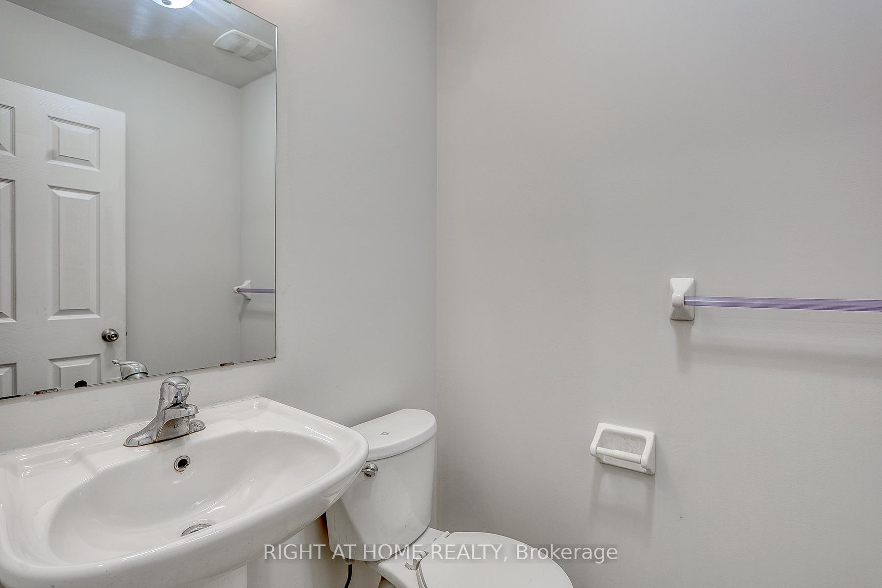 Photo 5 of 102 Gillett Drive, Ajax, Northeast Ajax — HOMEH