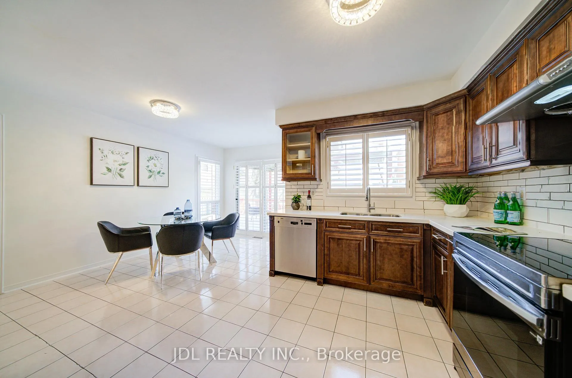 Photo 18 of 50 Summitcrest Drive, Richmond Hill, Devonsleigh — HOMEH