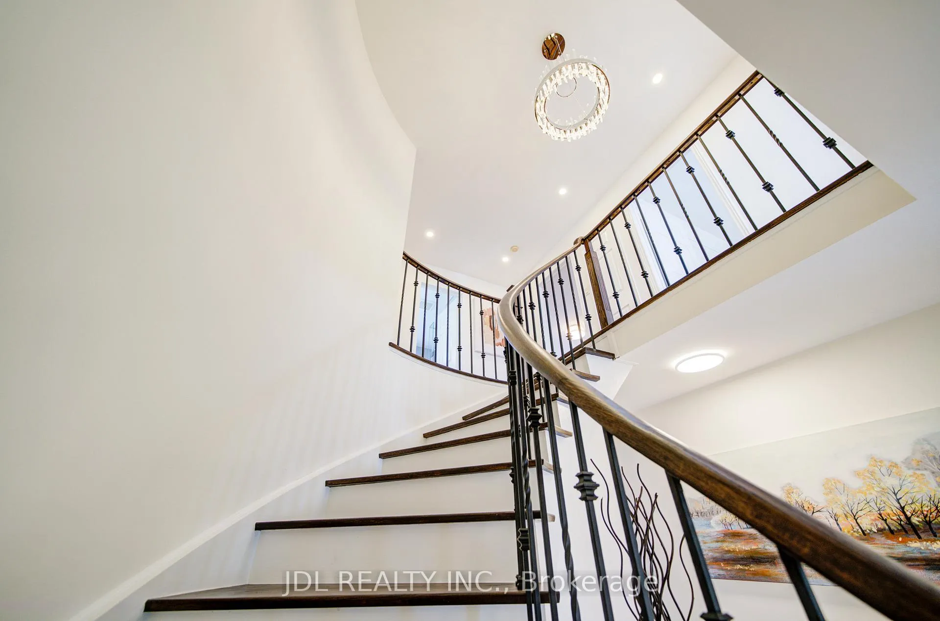 Photo 32 of 50 Summitcrest Drive, Richmond Hill, Devonsleigh — HOMEH