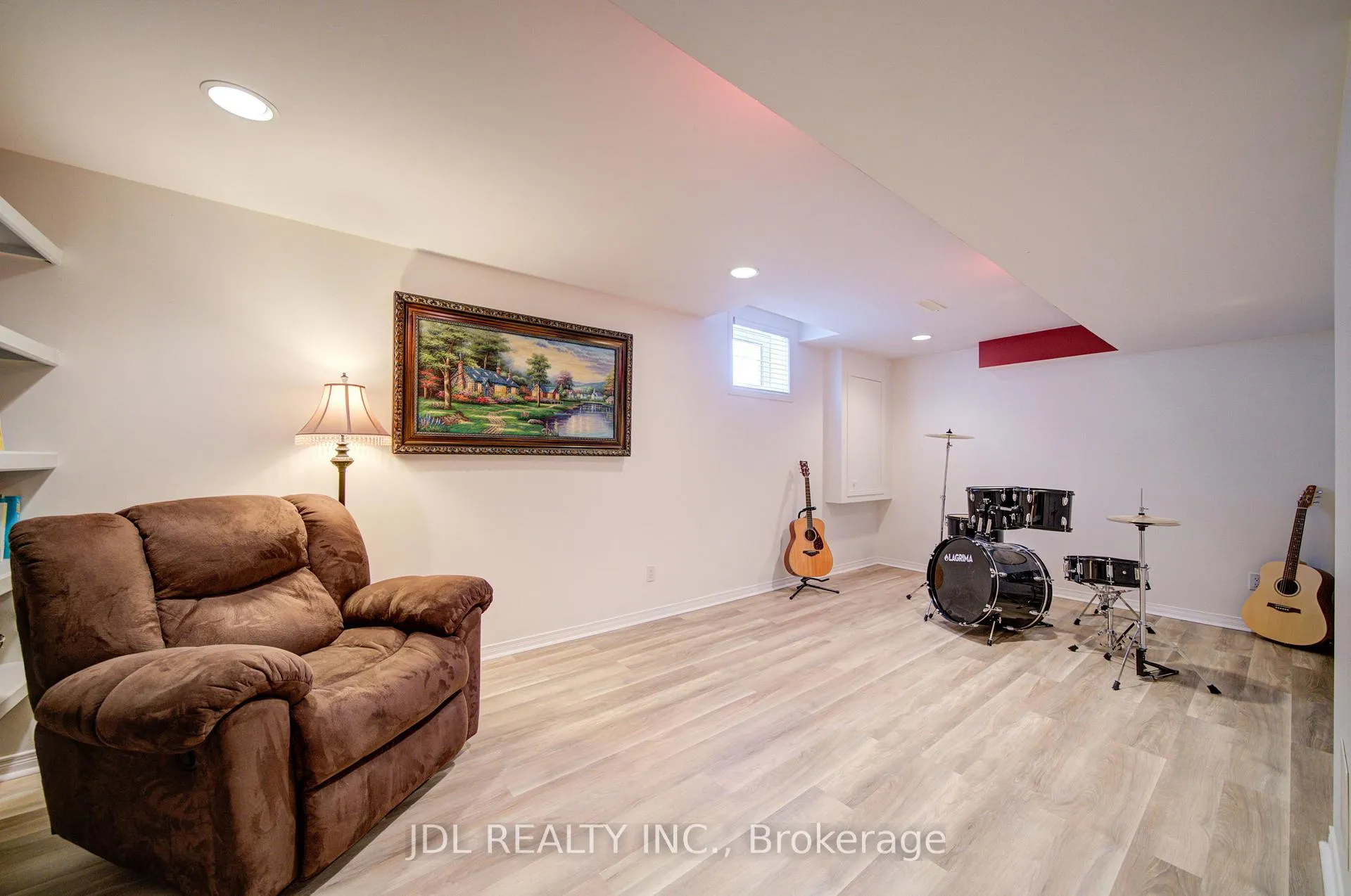 Photo 37 of 50 Summitcrest Drive, Richmond Hill, Devonsleigh — HOMEH