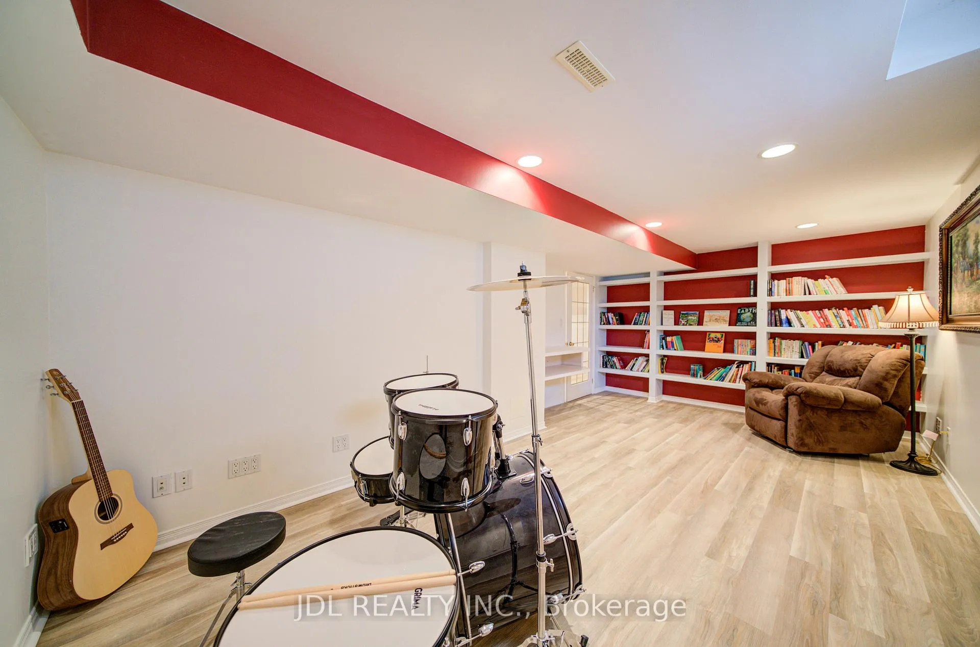 Photo 39 of 50 Summitcrest Drive, Richmond Hill, Devonsleigh — HOMEH