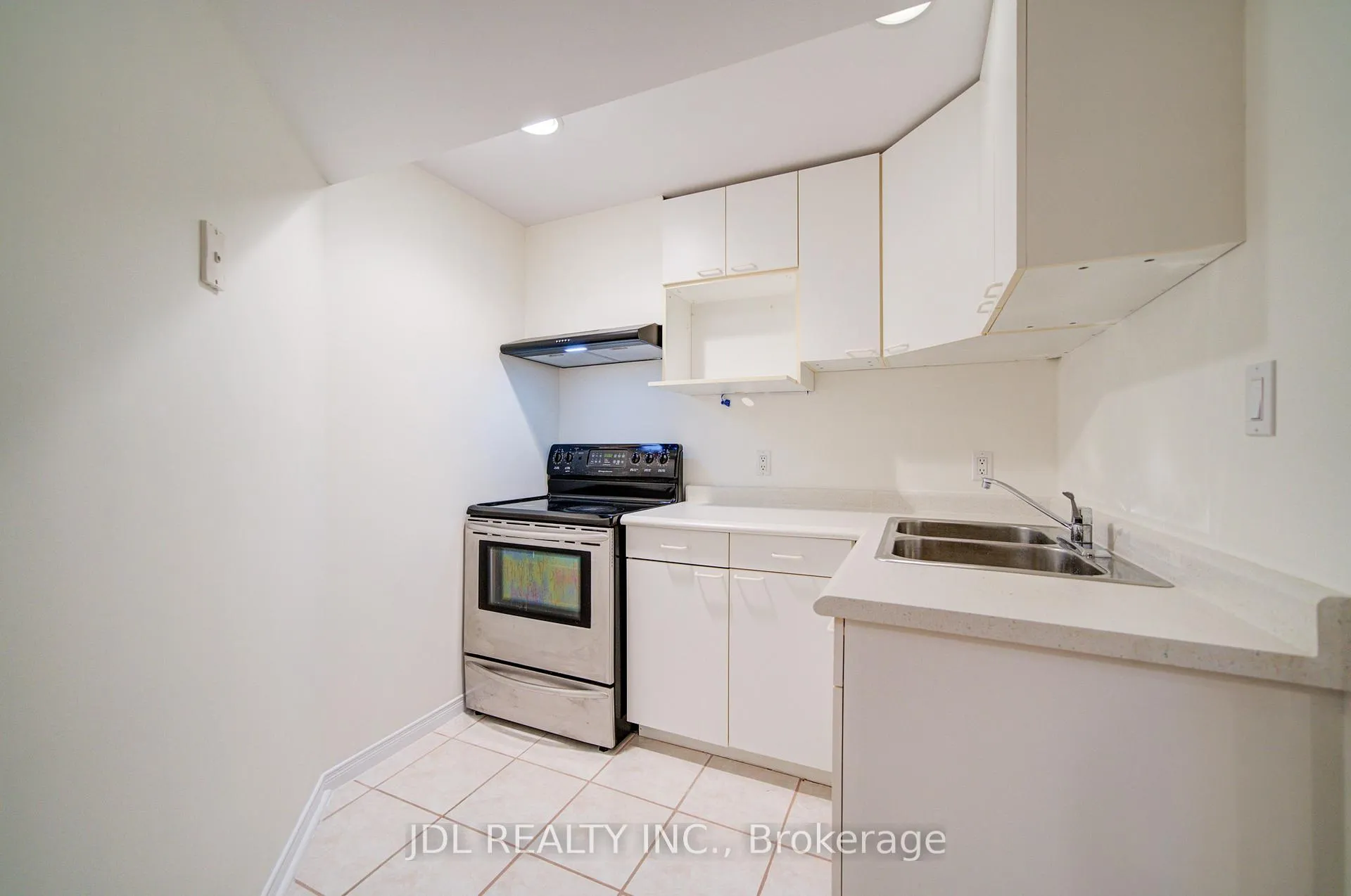Photo 44 of 50 Summitcrest Drive, Richmond Hill, Devonsleigh — HOMEH