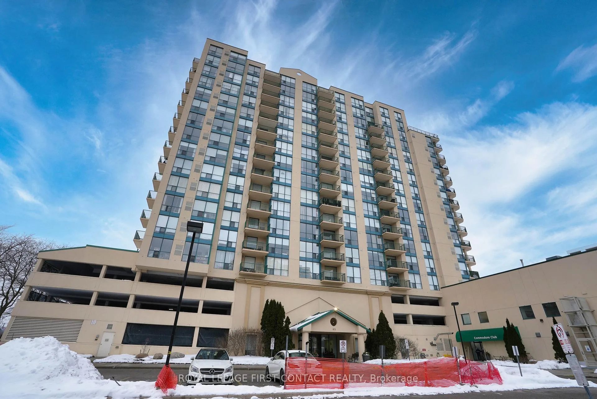 Photo 3 of Unit 902, 65 Ellen Street, Barrie, City Centre — HOMEH